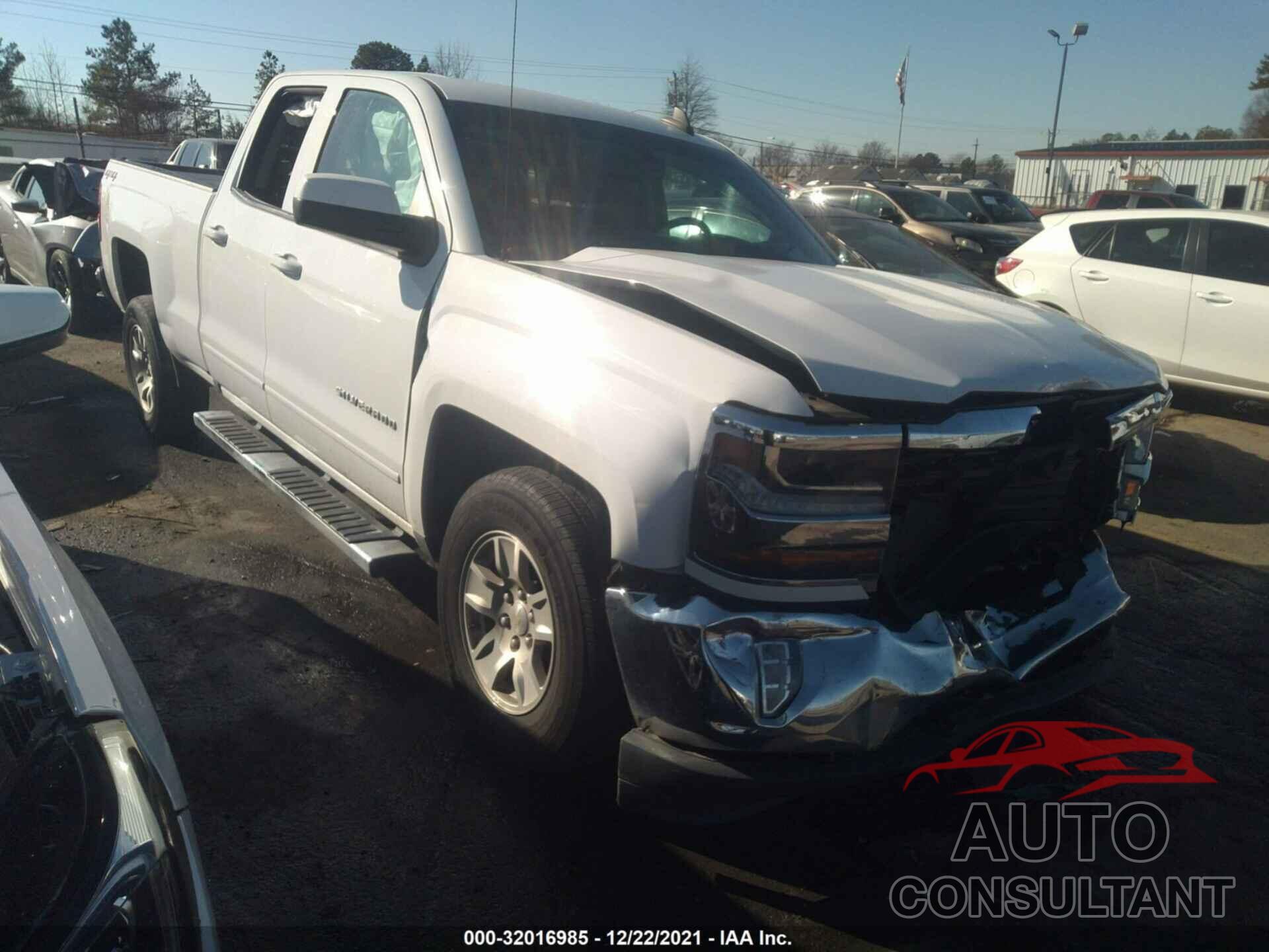 CHEVROLET SILVERADO 1500 2018 - 1GCVKREC3JZ308767
