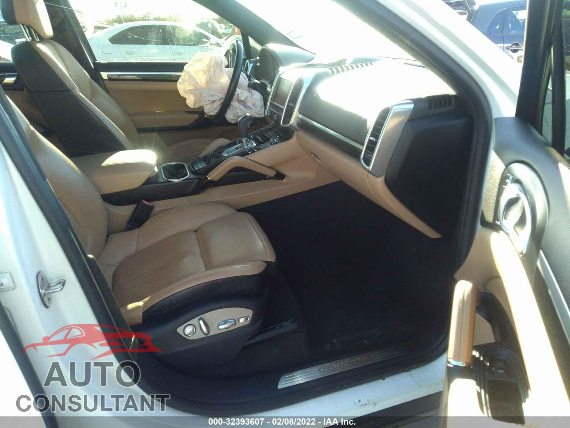 PORSCHE CAYENNE 2016 - WP1AA2A21GLA09665