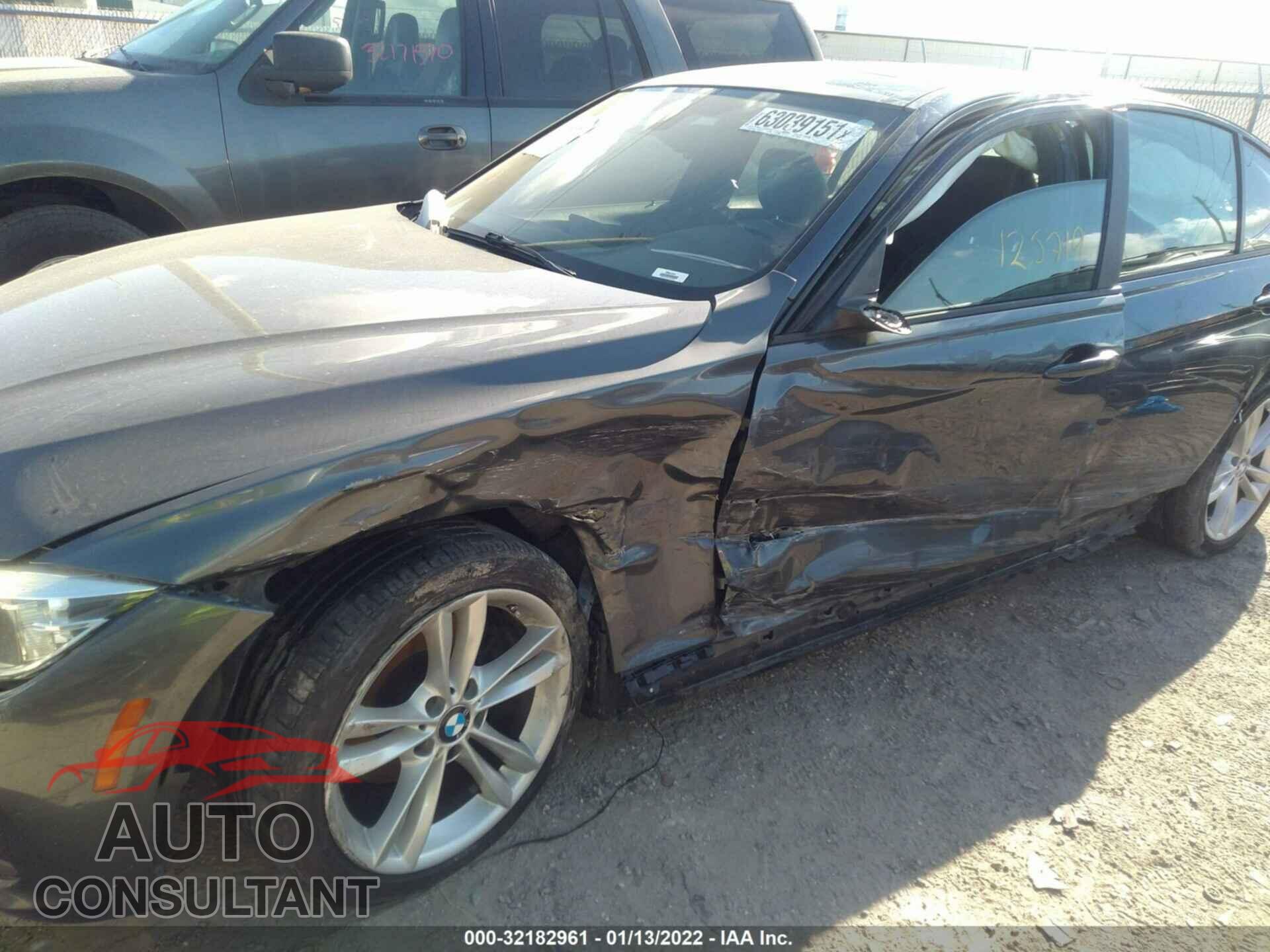 BMW 3 SERIES 2016 - WBA8E1G52GNU10143