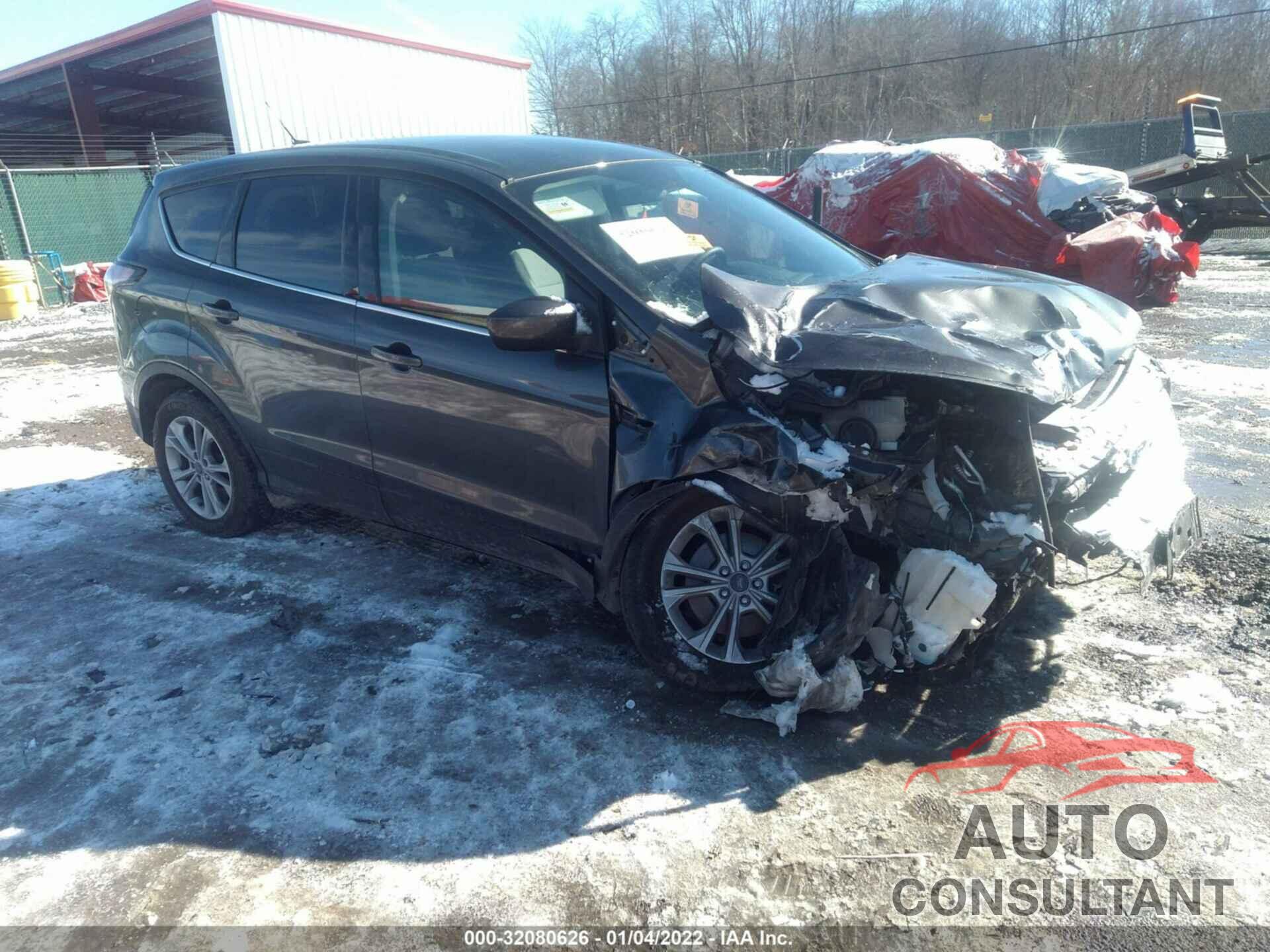 FORD ESCAPE 2017 - 1FMCU9GD0HUE52870