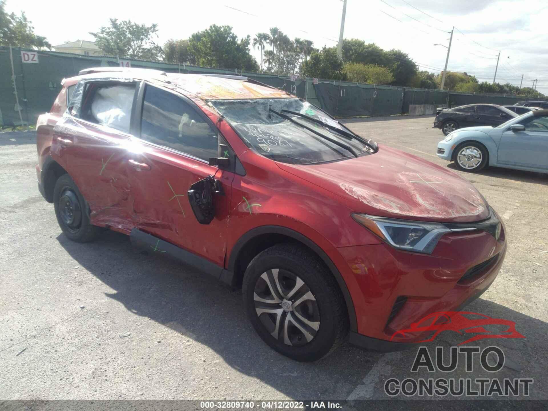 TOYOTA RAV4 2017 - JTMZFREV4HJ119089