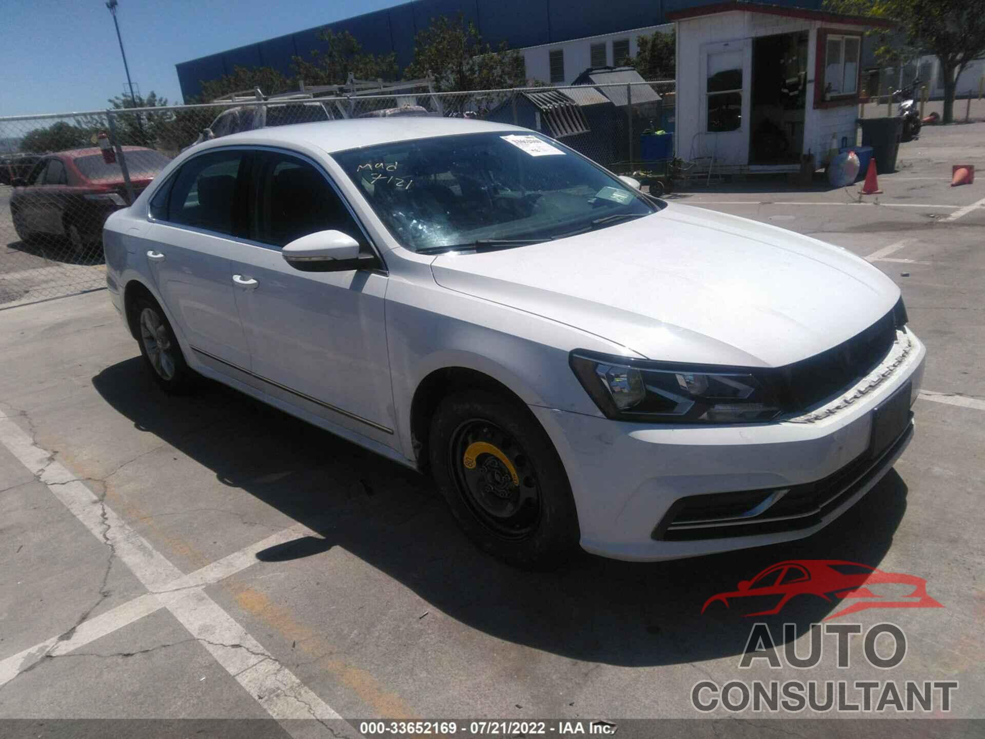 VOLKSWAGEN PASSAT 2016 - 1VWAT7A30GC043174