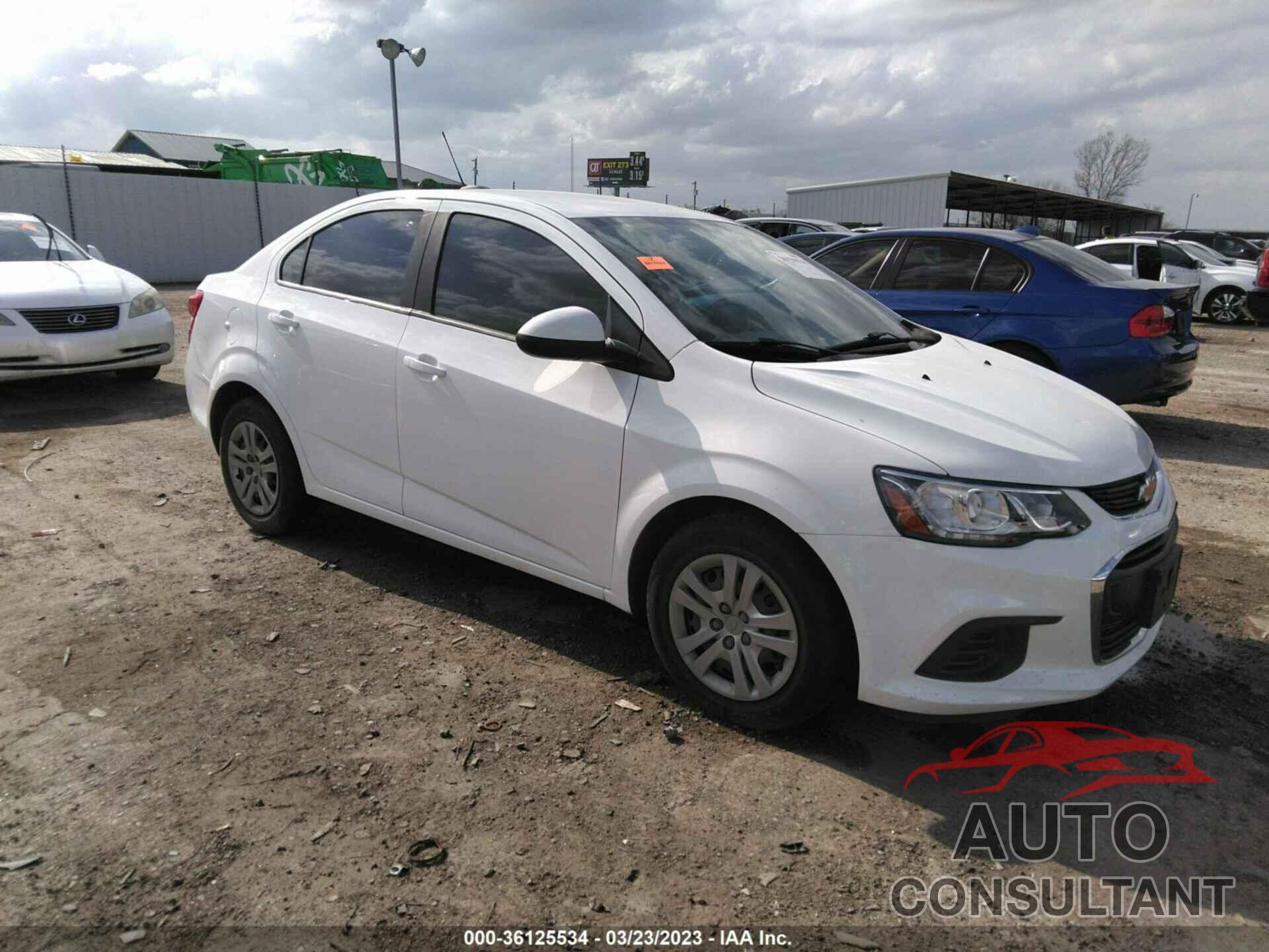 CHEVROLET SONIC 2017 - 1G1JB5SH9H4146182