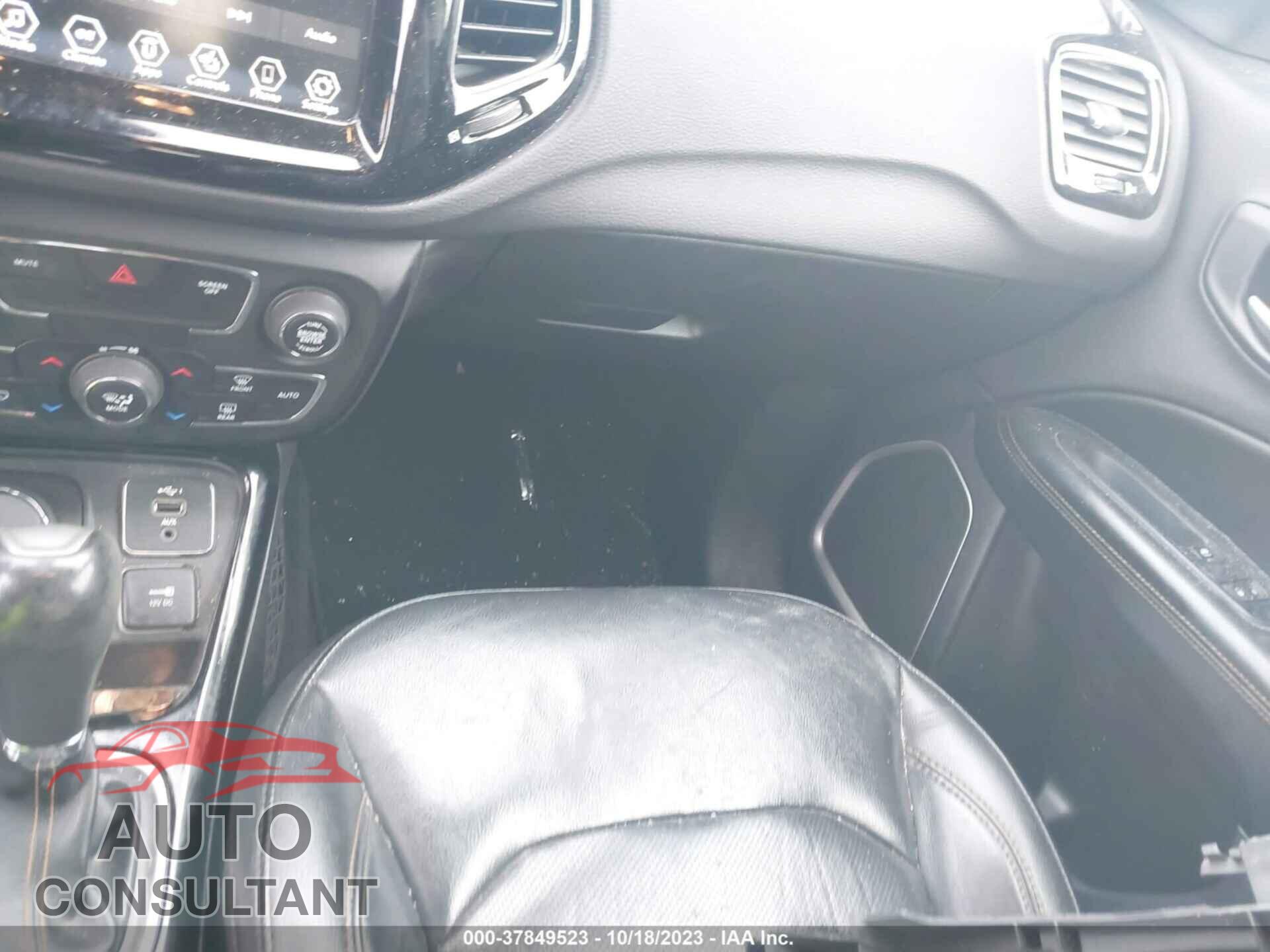 JEEP COMPASS 2019 - 3C4NJDCB8KT806455