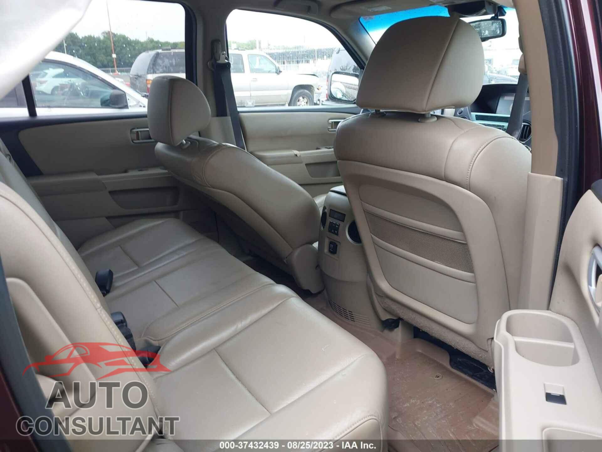 HONDA PILOT 2011 - 5FNYF4H72BB096597
