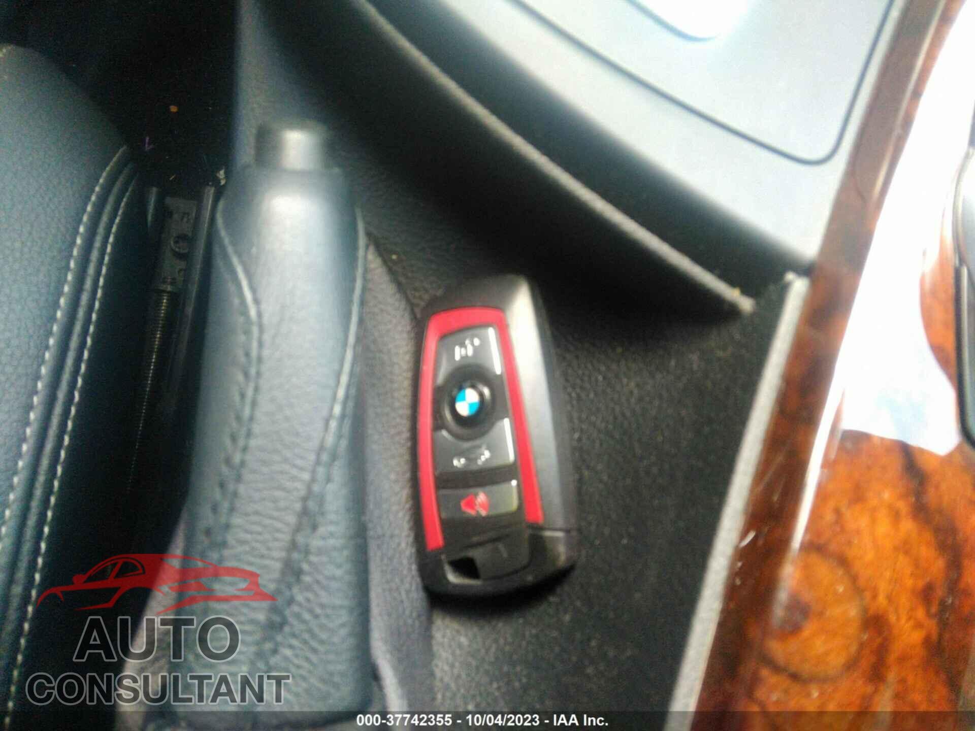 BMW 328I 2016 - WBA8E3G50GNU00111