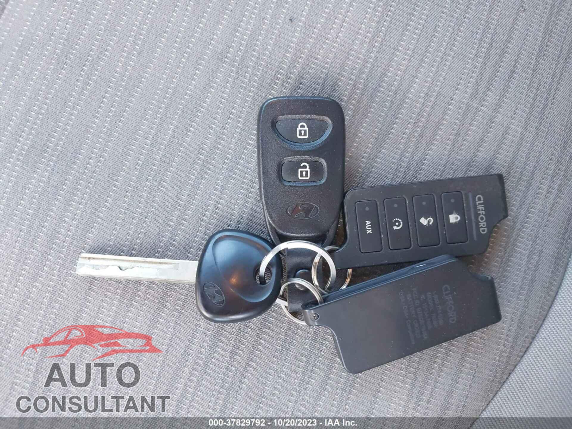 HYUNDAI ACCENT 2016 - KMHCT4AE8GU061908