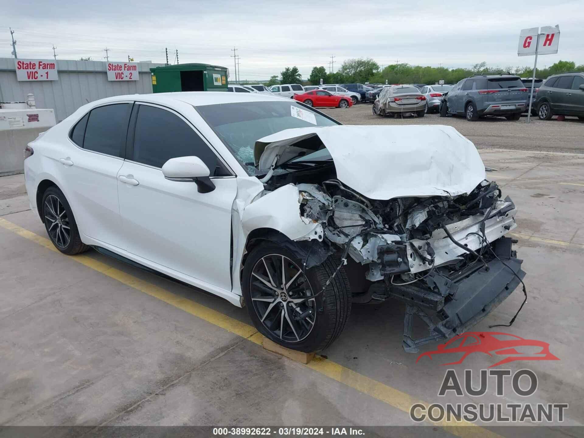 TOYOTA CAMRY 2022 - 4T1G11AK9NU658395