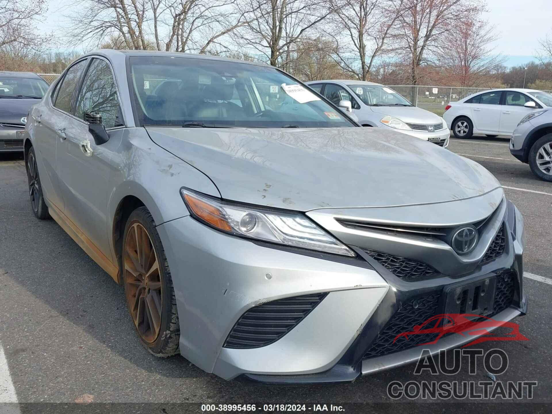 TOYOTA CAMRY 2018 - 4T1B61HK1JU027166