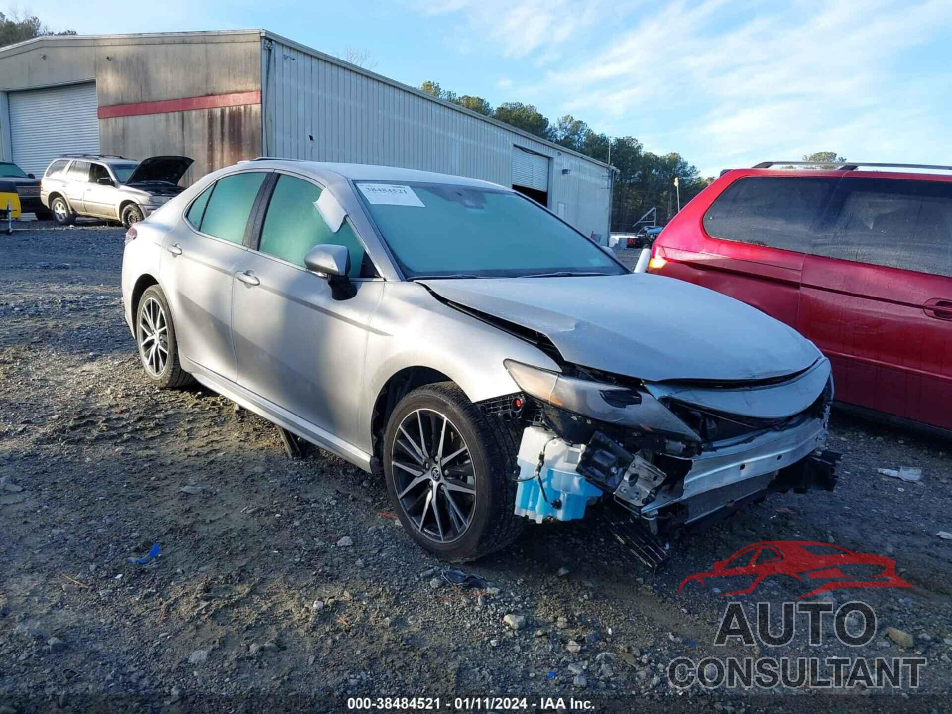 TOYOTA CAMRY 2023 - 4T1G11AK6PU814895
