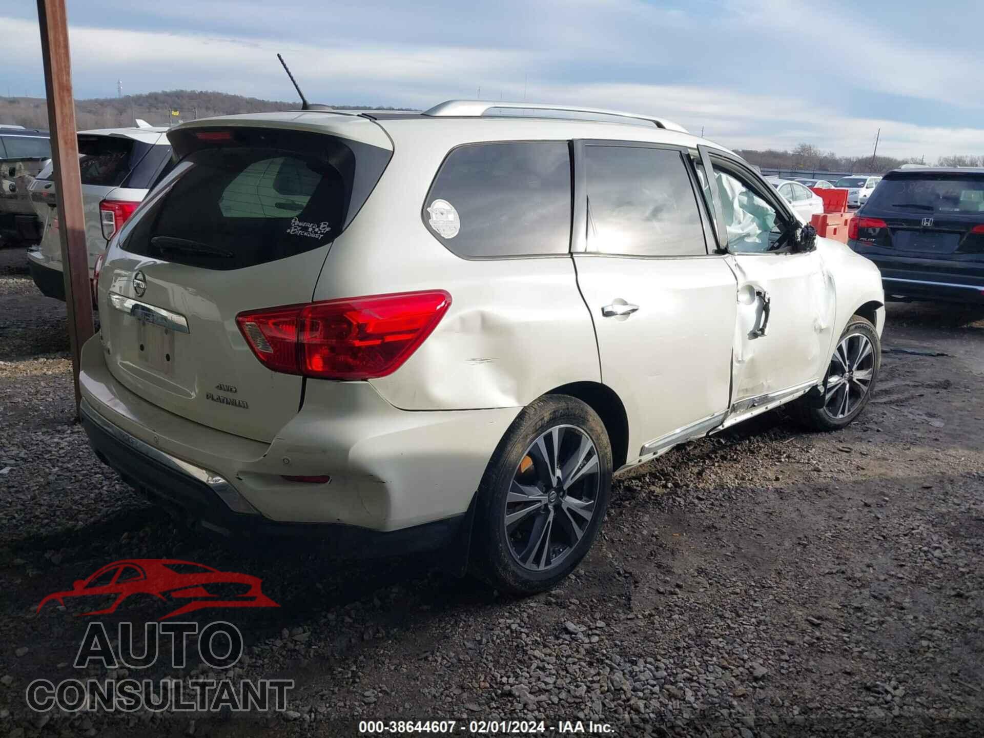 NISSAN PATHFINDER 2017 - 5N1DR2MM6HC681576