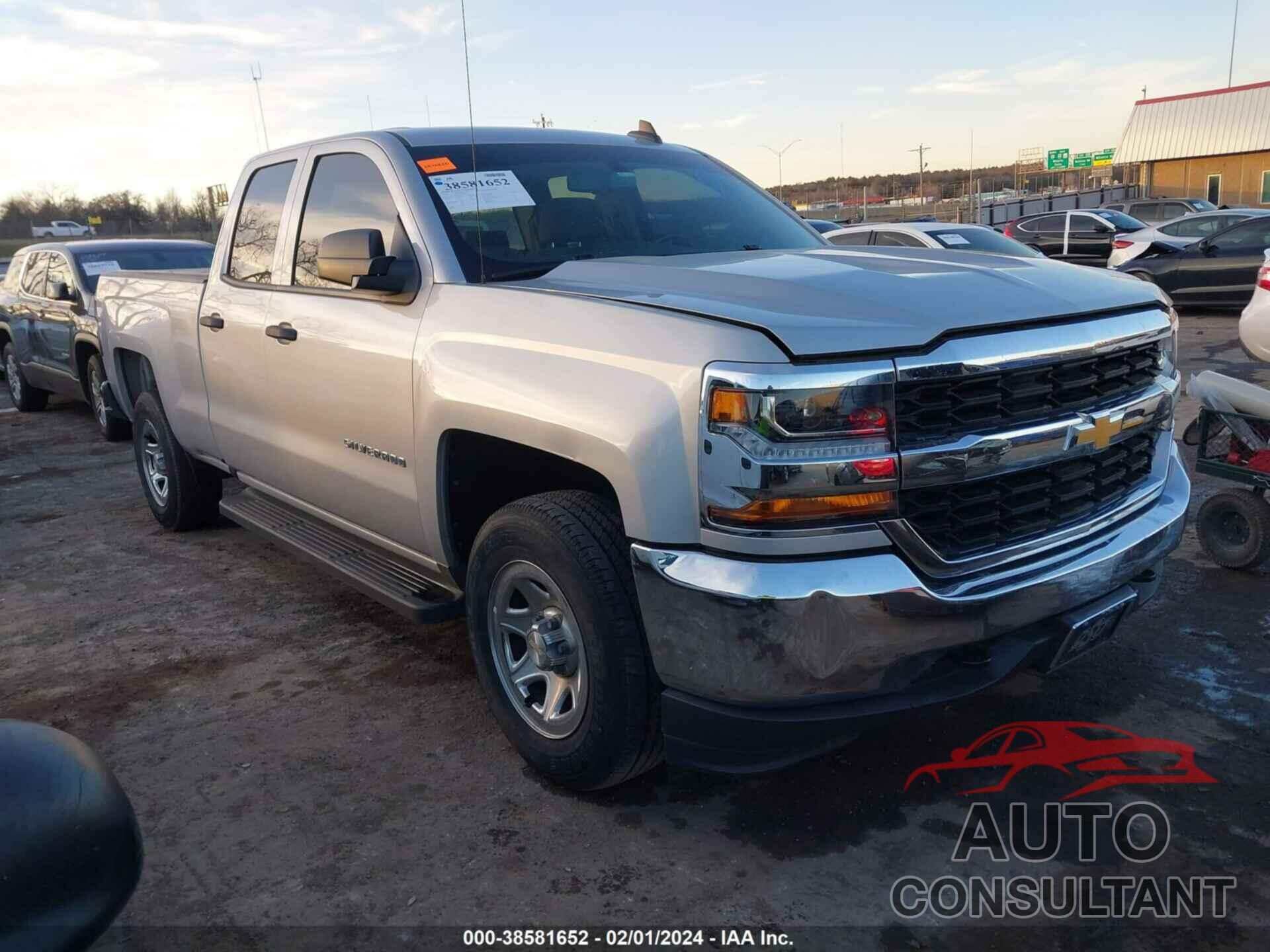 CHEVROLET SILVERADO 1500 2018 - 1GCVKNEH0JZ336658