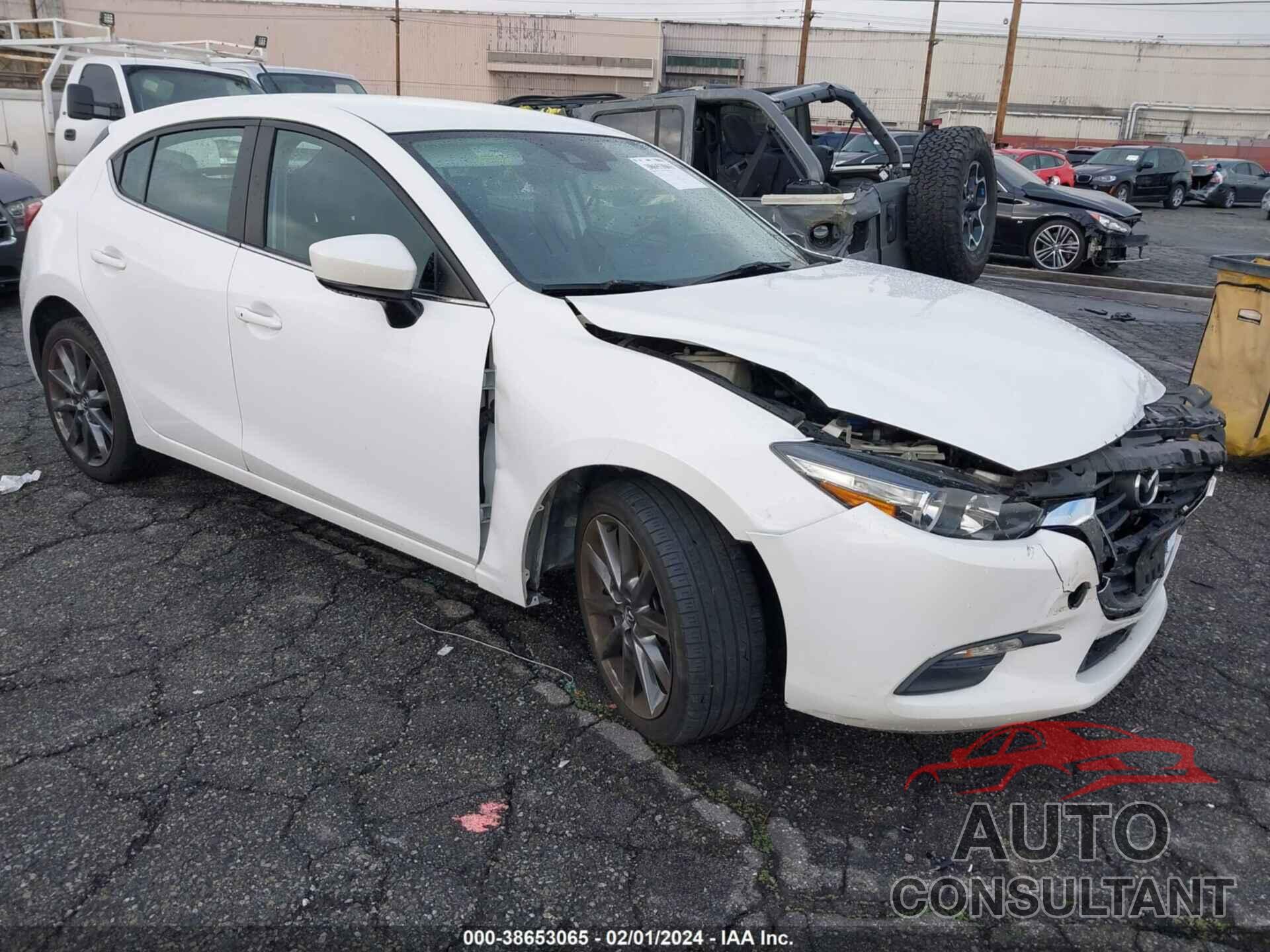 MAZDA MAZDA3 2018 - 3MZBN1L38JM206040