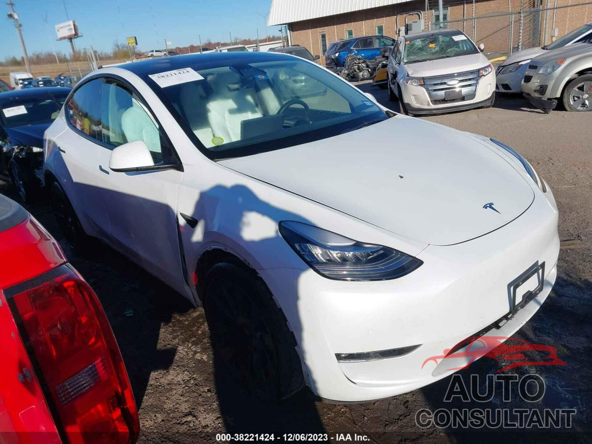 TESLA MODEL Y 2021 - 5YJYGAEEXMF186923