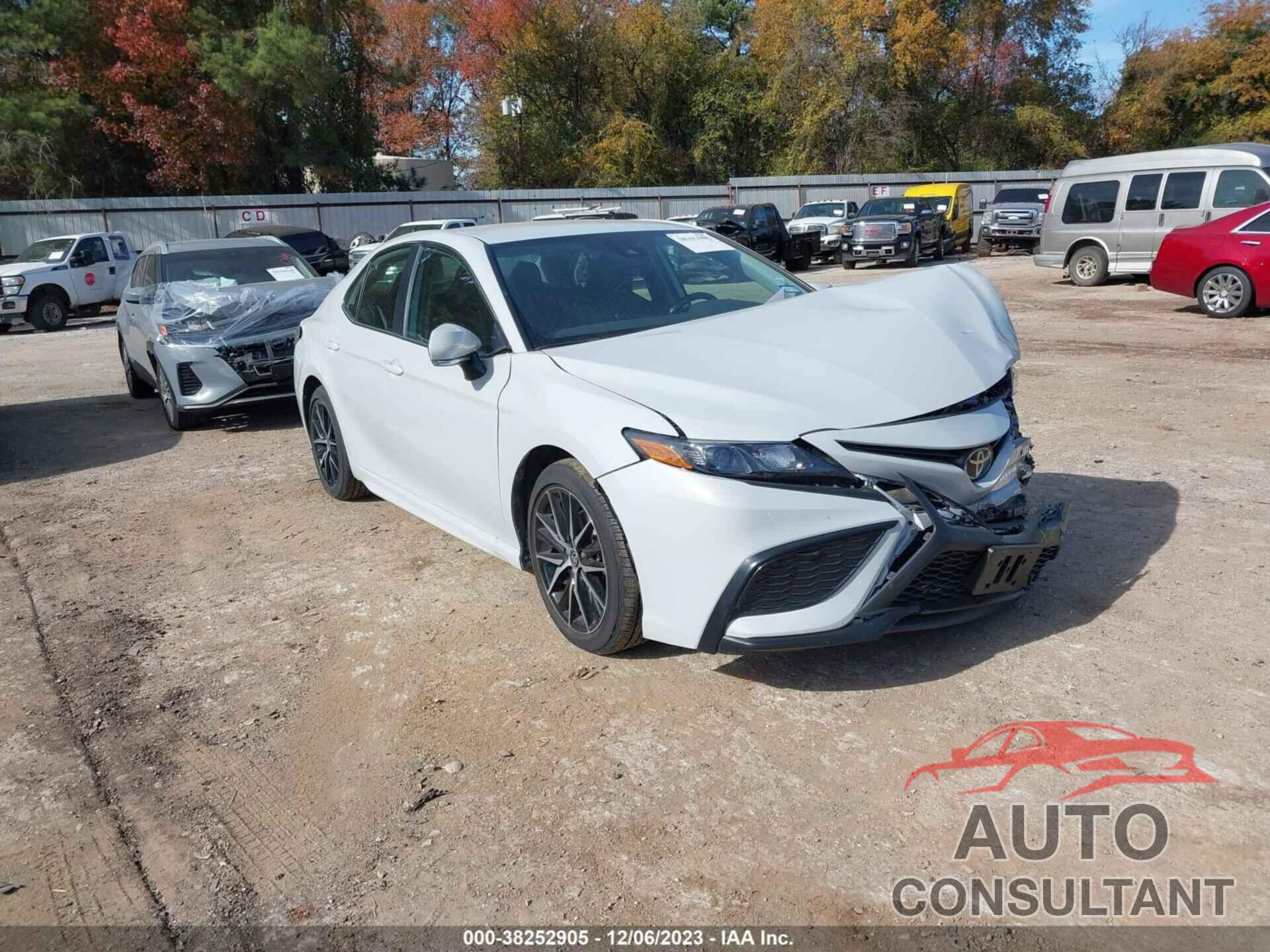 TOYOTA CAMRY 2023 - 4T1G11AK1PU157147