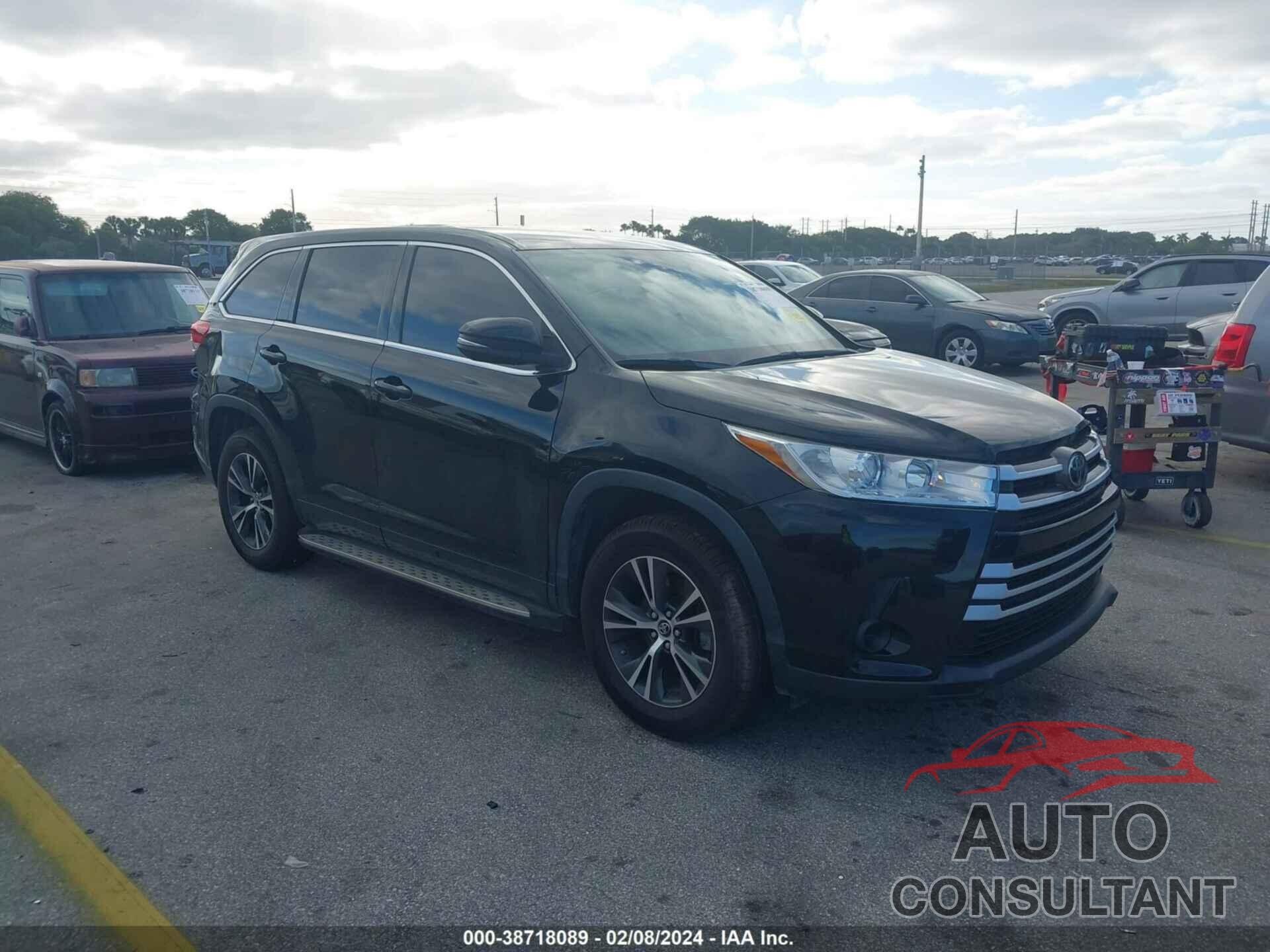 TOYOTA HIGHLANDER 2018 - 5TDZARFH4JS039579