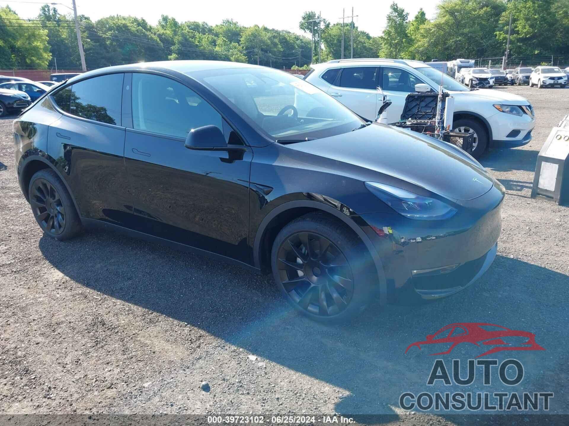 TESLA MODEL Y 2024 - 7SAYGAEE0RF060502