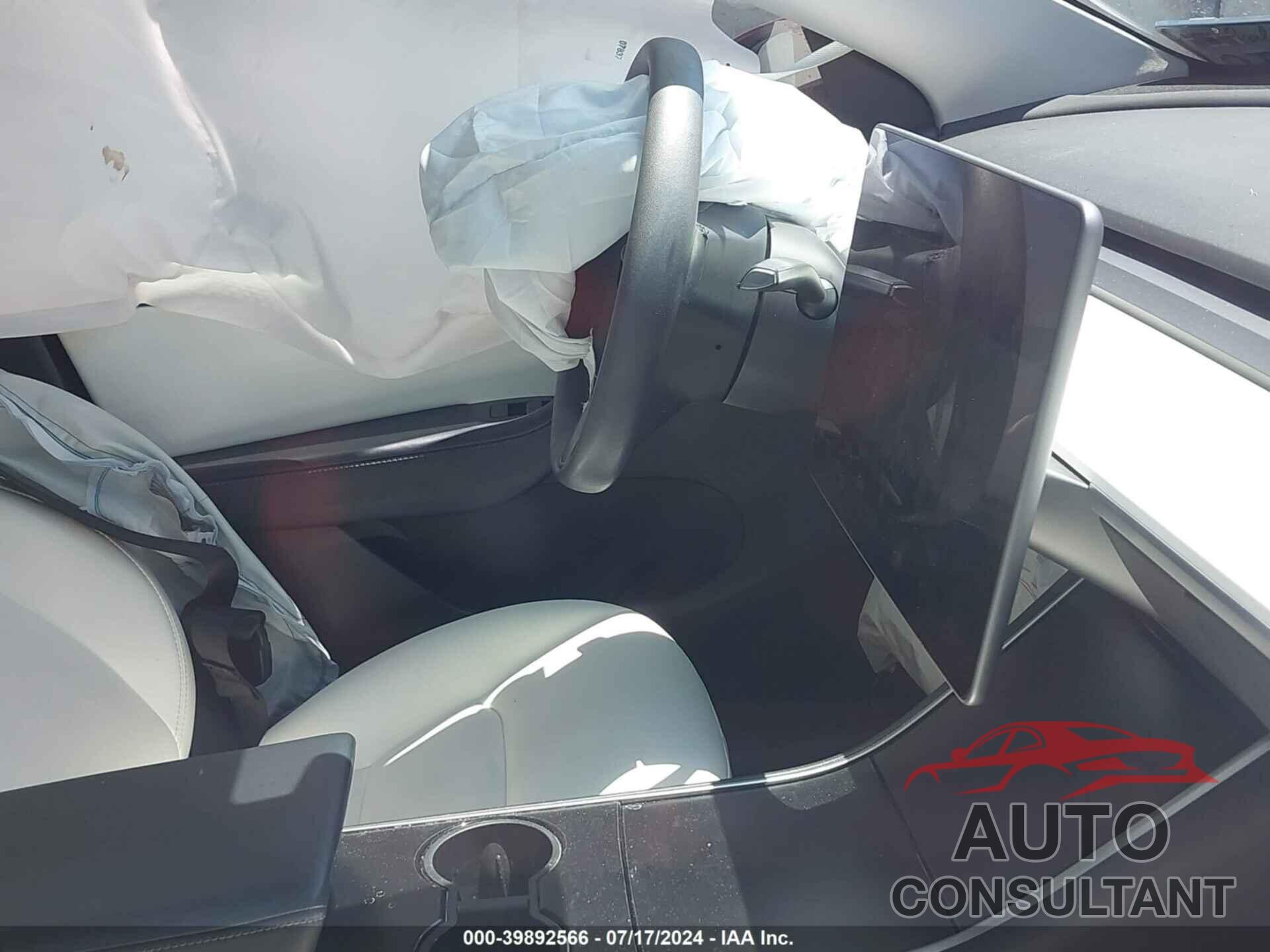 TESLA MODEL Y 2021 - 5YJYGDEE5MF075262