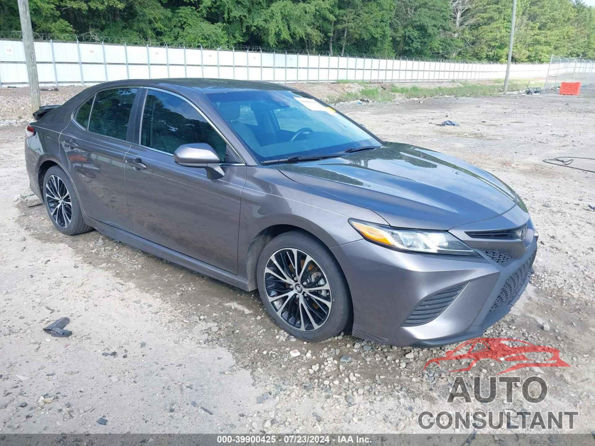 TOYOTA CAMRY 2018 - 4T1B11HK7JU084261