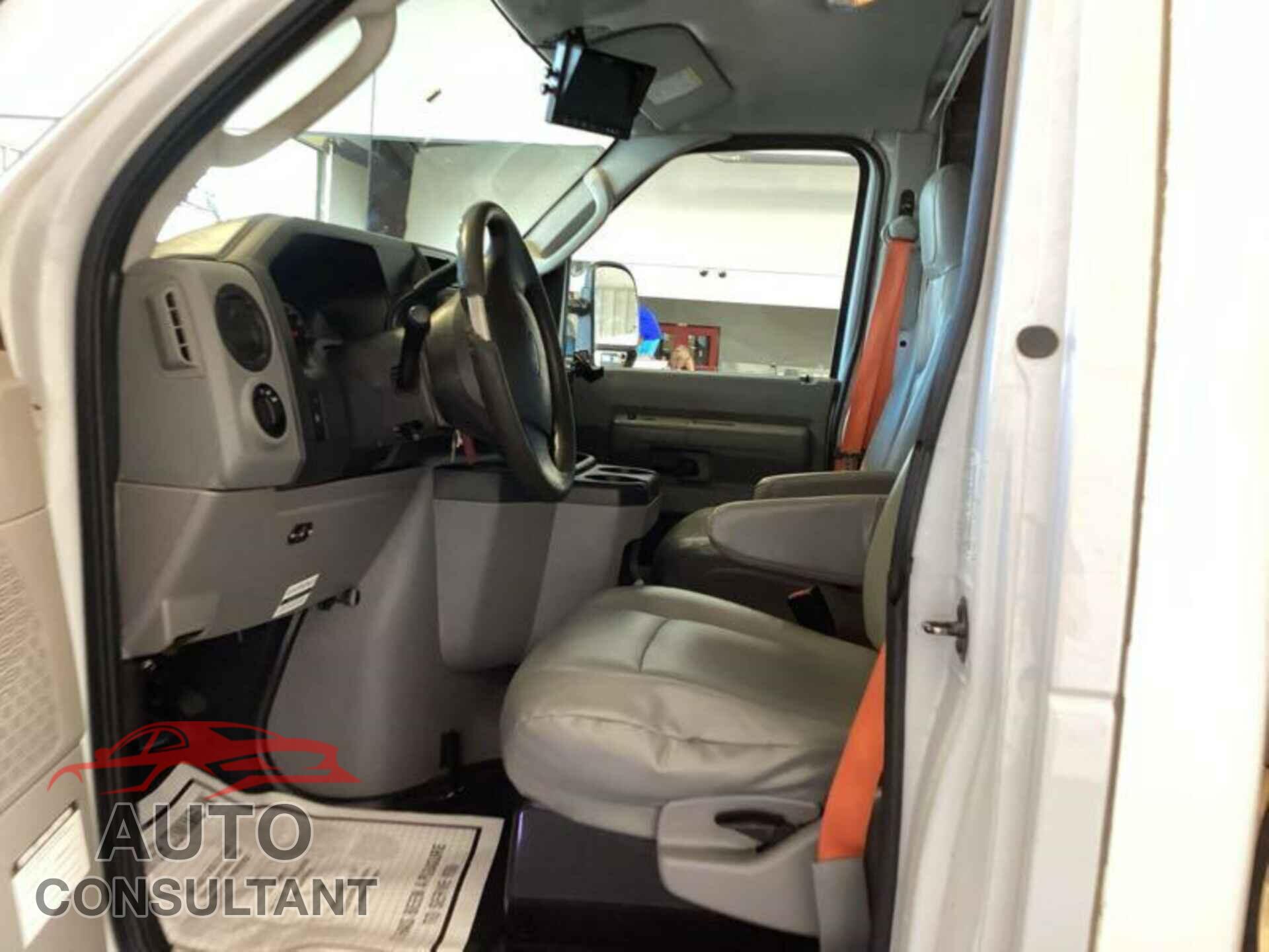 FORD ECONOLINE 2017 - 1FDXE4FS0HDC69034