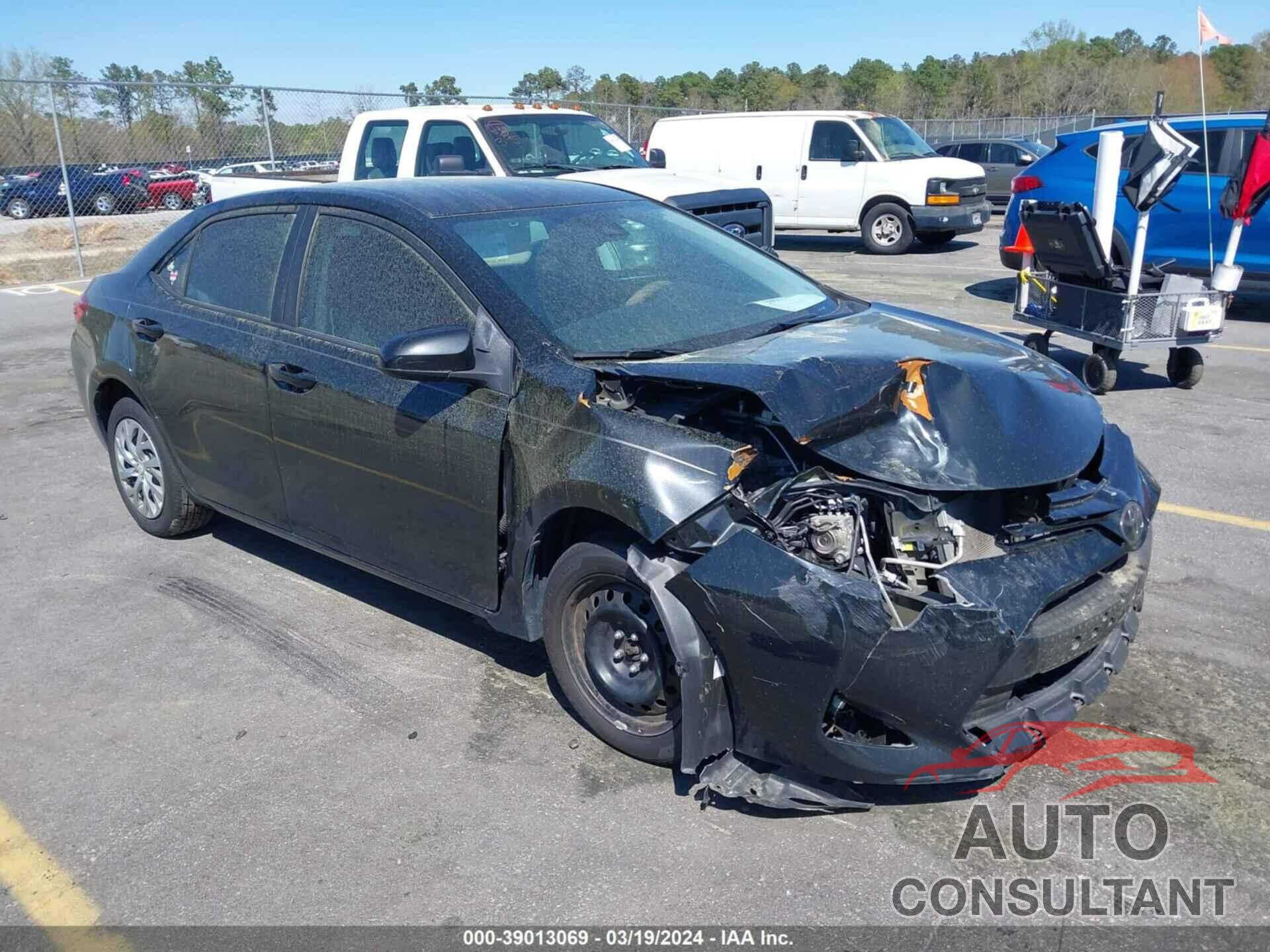 TOYOTA COROLLA 2018 - 5YFBURHE9JP820053
