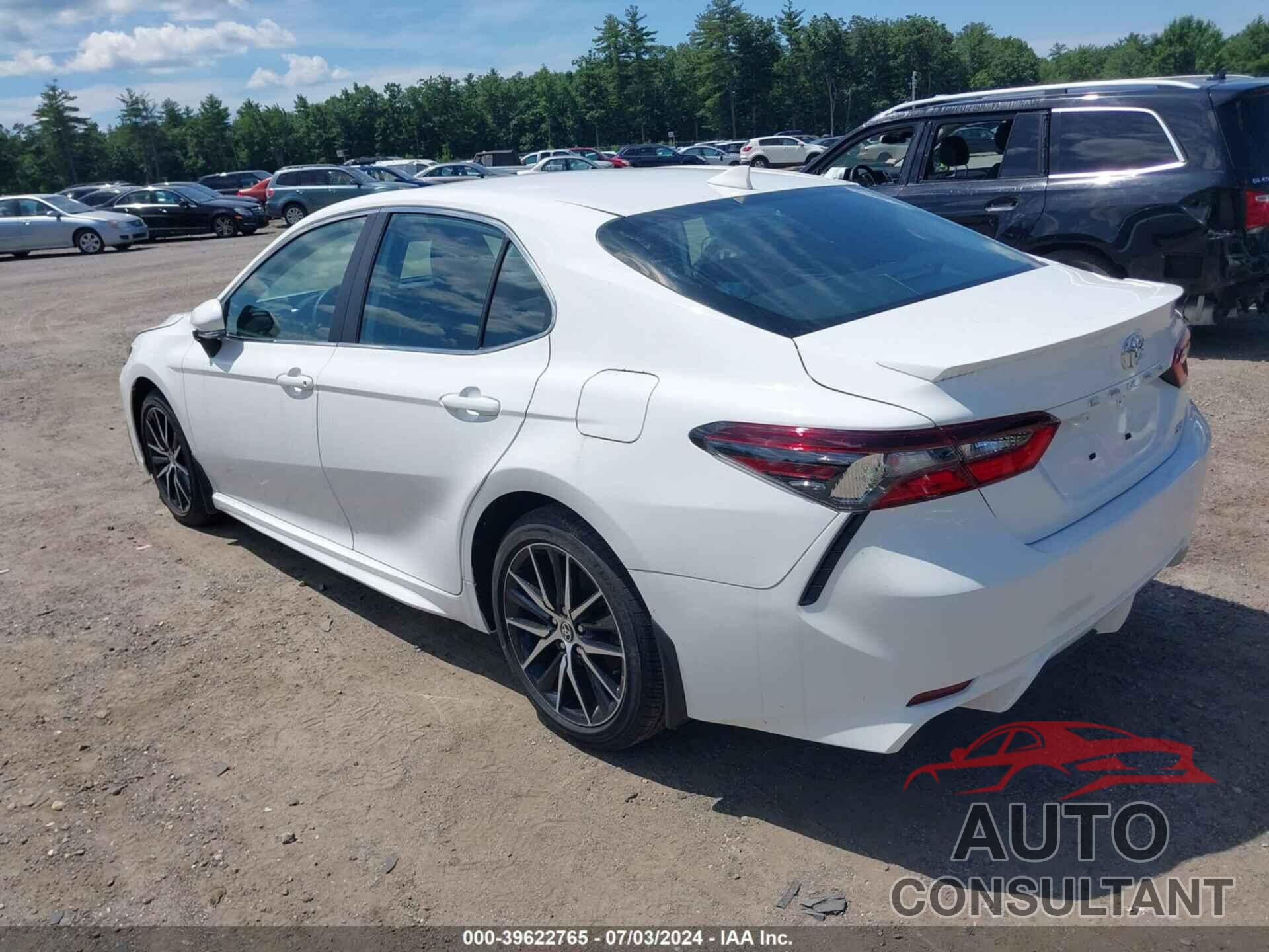 TOYOTA CAMRY 2022 - 4T1G11AK6NU037275