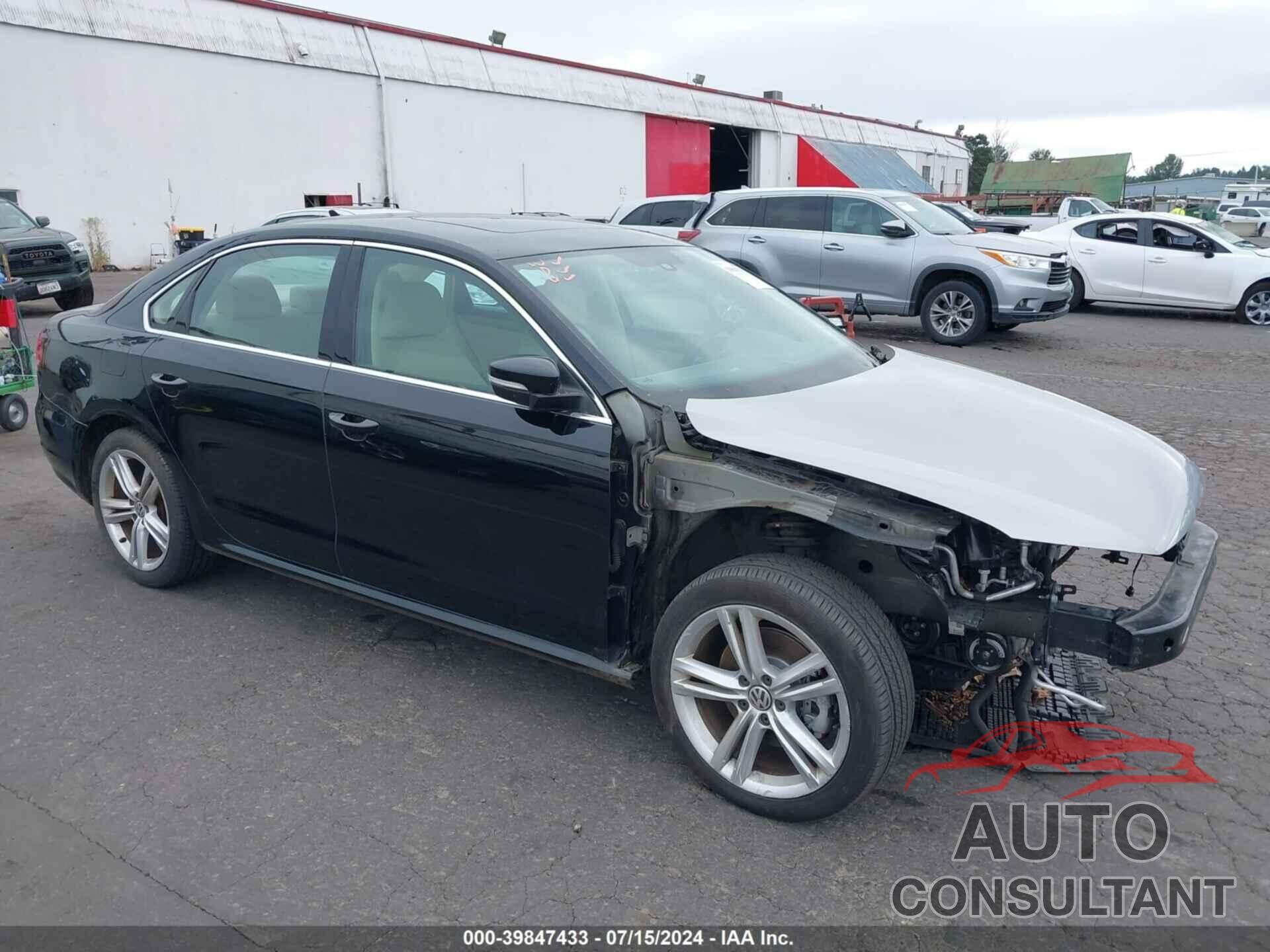 VOLKSWAGEN PASSAT 2015 - 1VWBV7A34FC012779