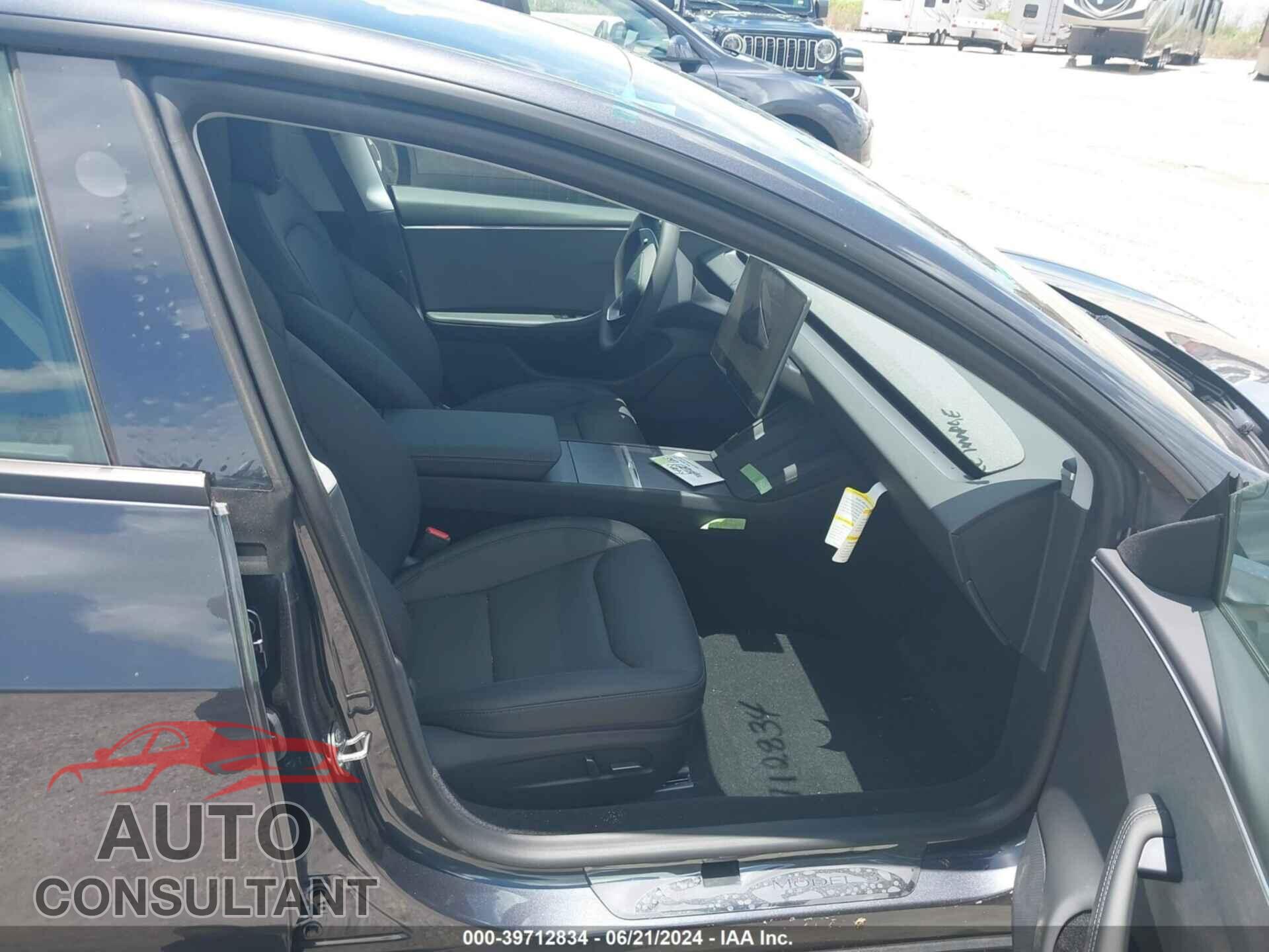 TESLA MODEL 3 2024 - 5YJ3E1EA8RF751609