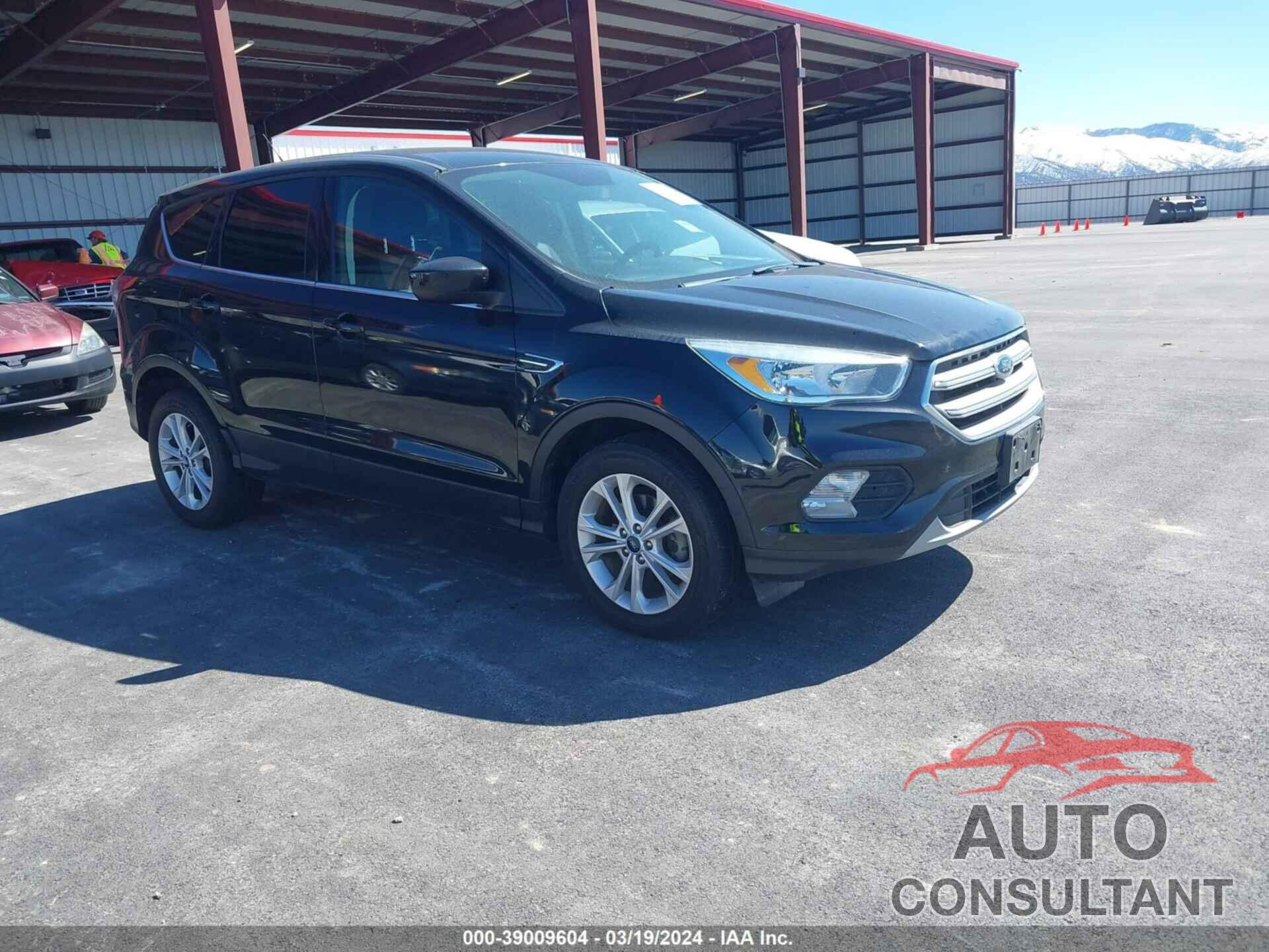 FORD ESCAPE 2017 - 1FMCU0GD0HUE37832