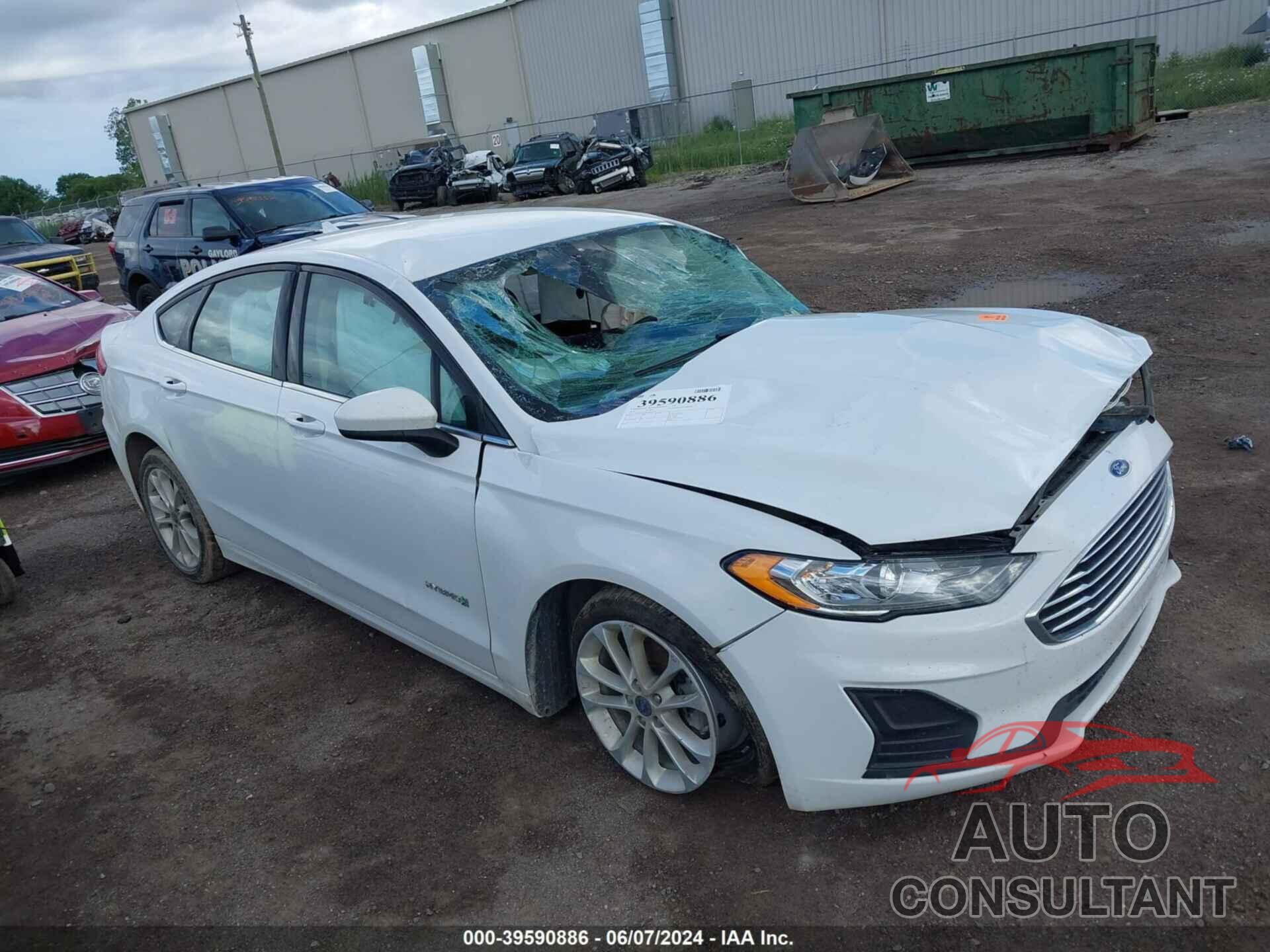 FORD FUSION HYBRID 2019 - 3FA6P0LU0KR169156