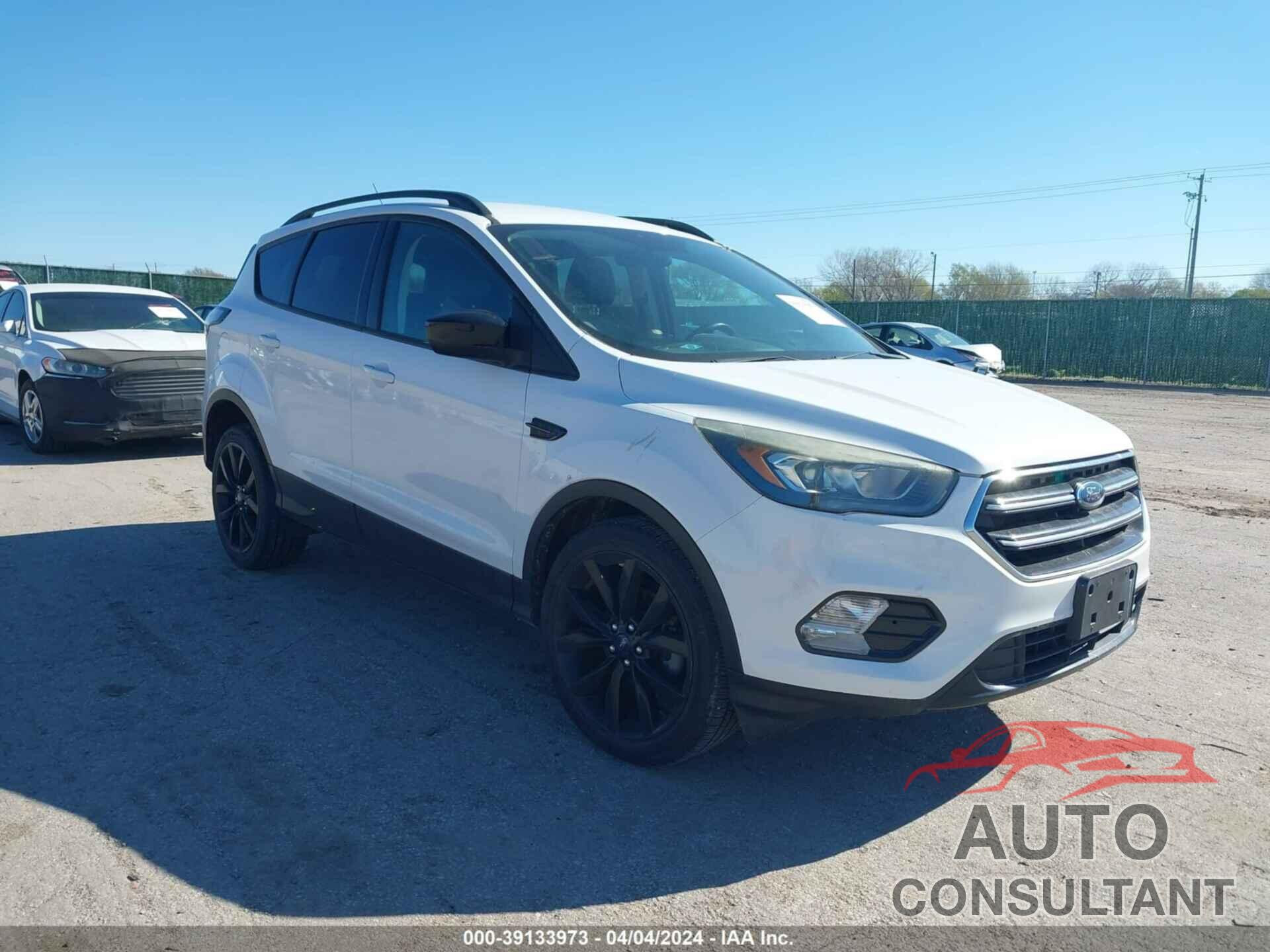 FORD ESCAPE 2017 - 1FMCU0GD7HUC67145