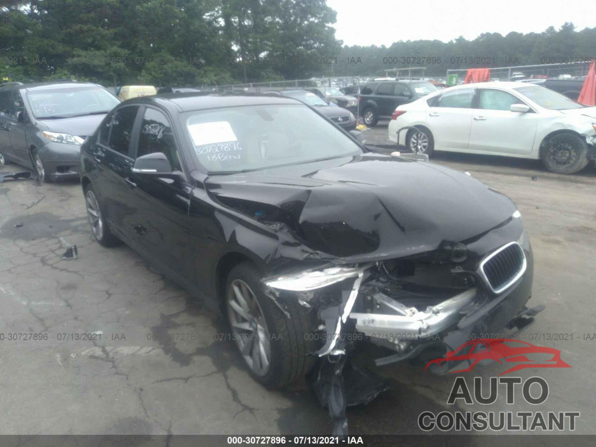 BMW 3 SERIES 2018 - WBA8E5G54JNU45992