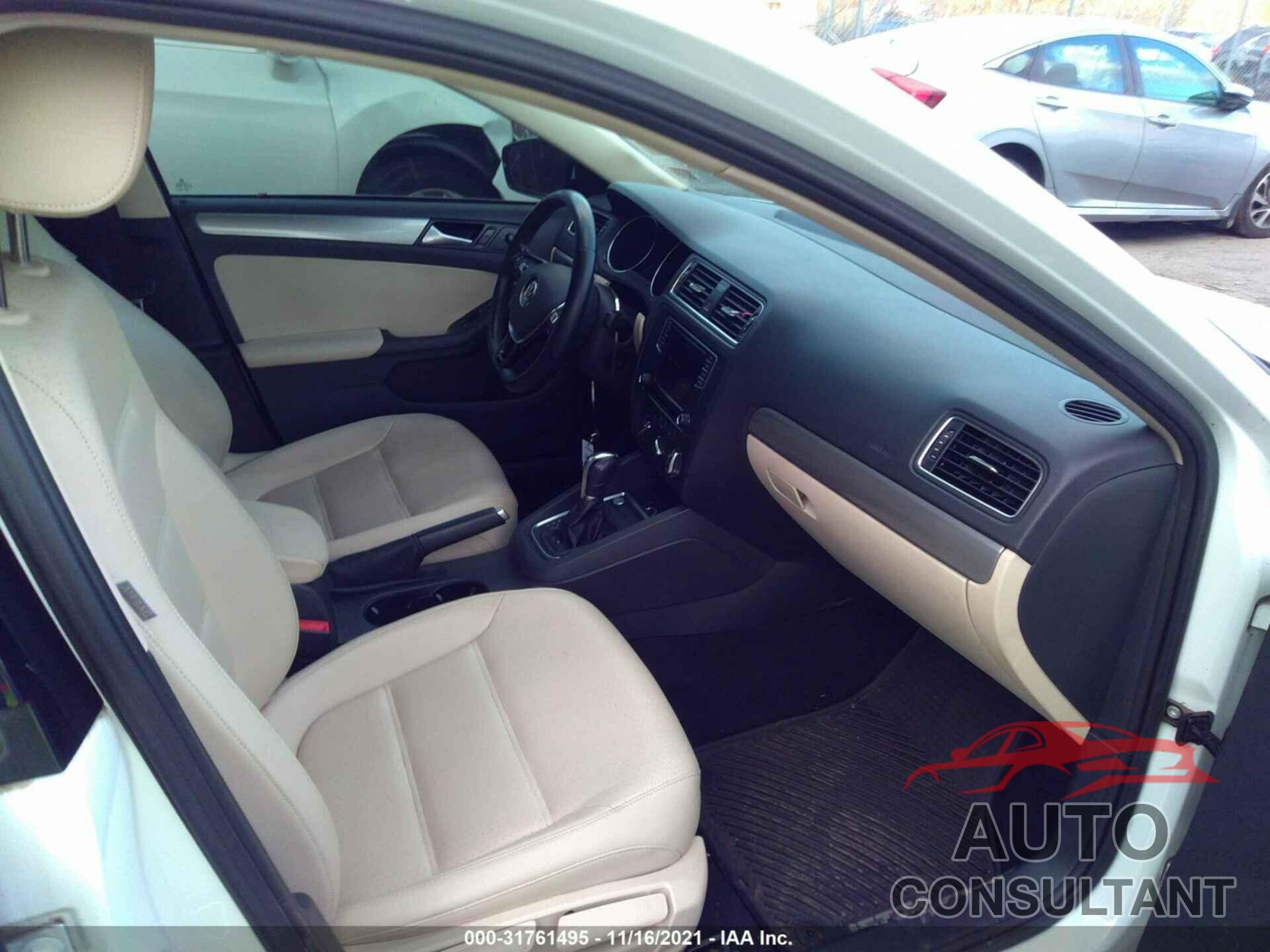 VOLKSWAGEN JETTA 2017 - 3VWDB7AJ4HM284444