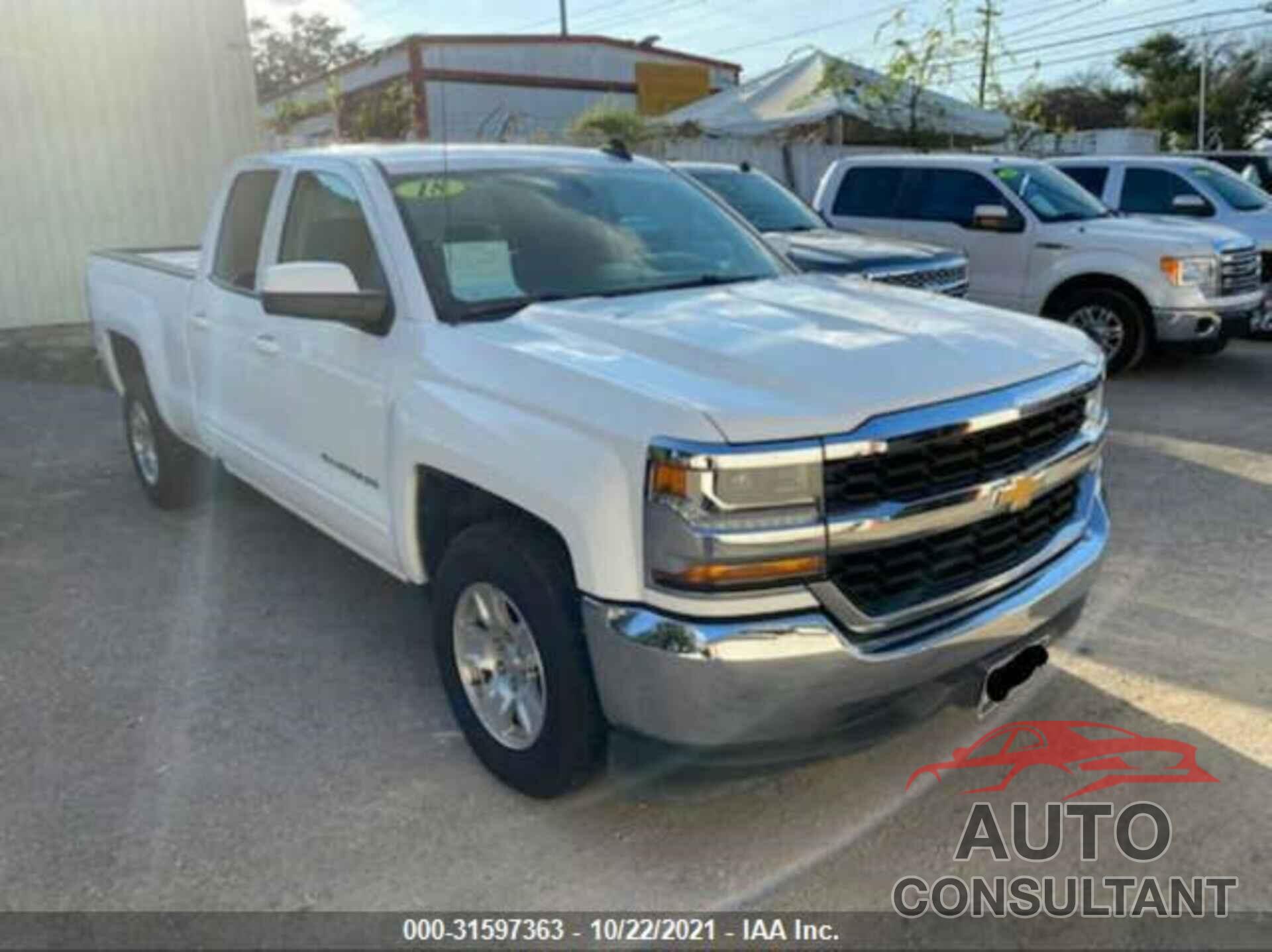 CHEVROLET SILVERADO 1500 2018 - 1GCRCREH0JZ255214