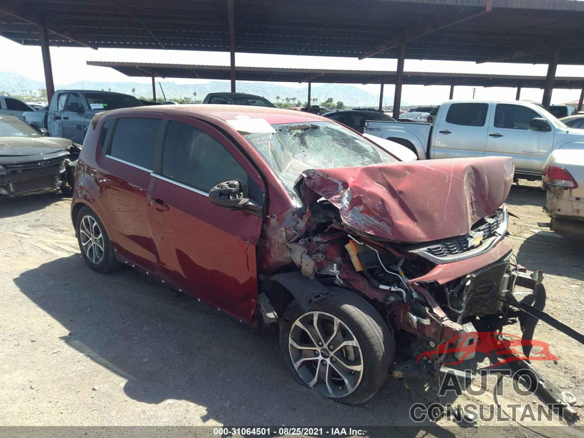 CHEVROLET SONIC 2018 - 1G1JD6SHXJ4140090