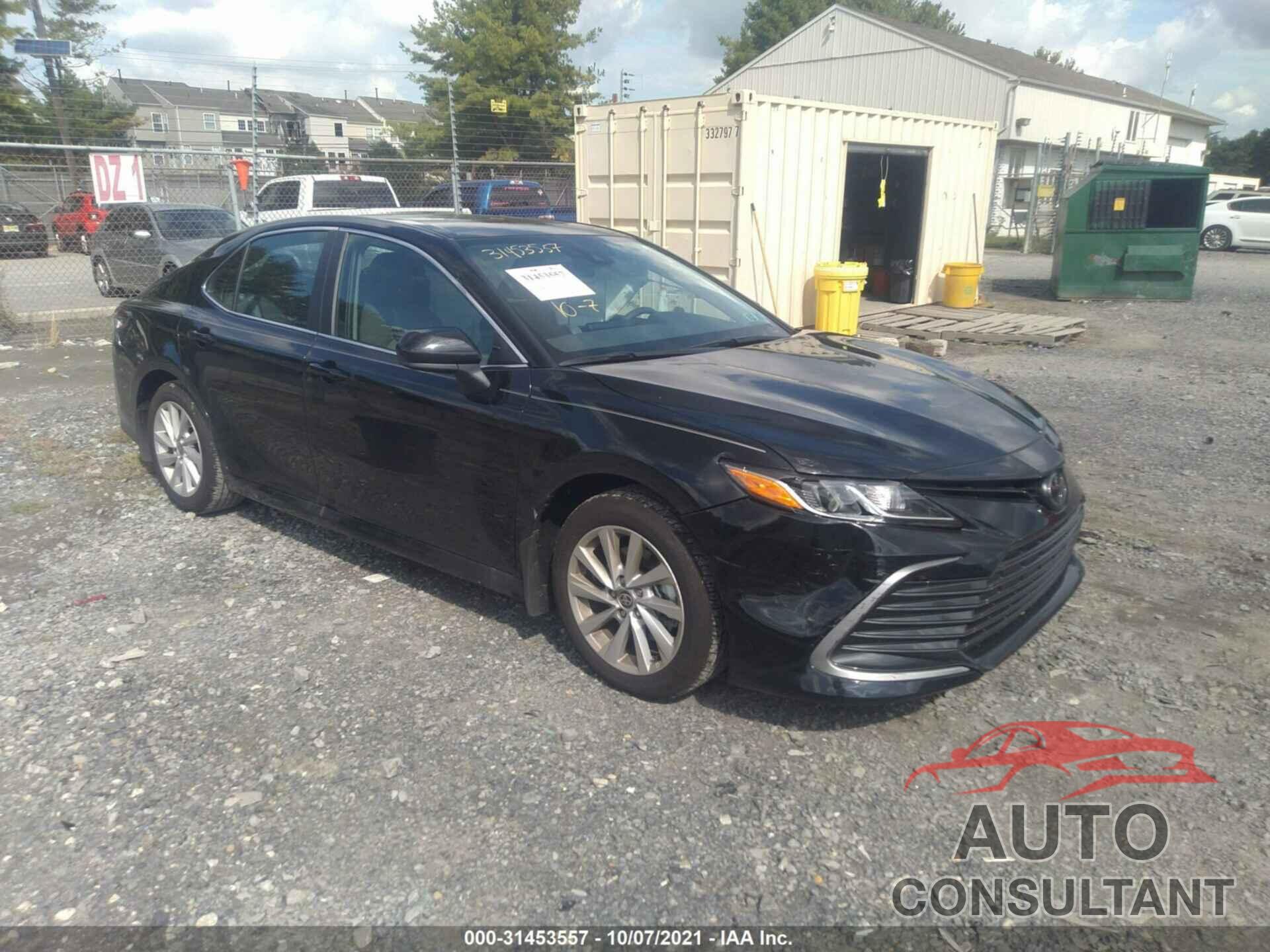 TOYOTA CAMRY 2021 - 4T1C11AK4MU600952