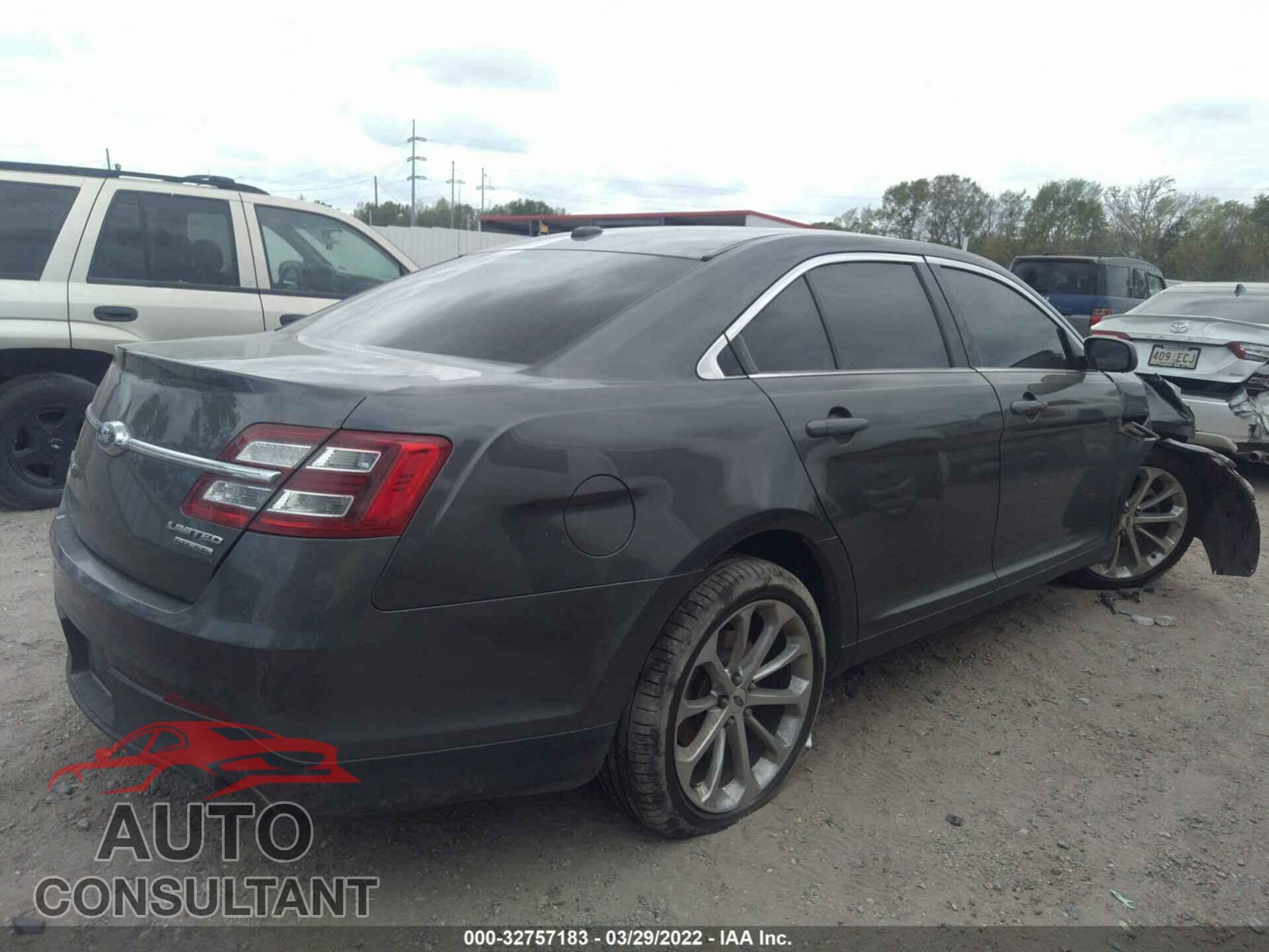 FORD TAURUS 2018 - 1FAHP2F83JG143126
