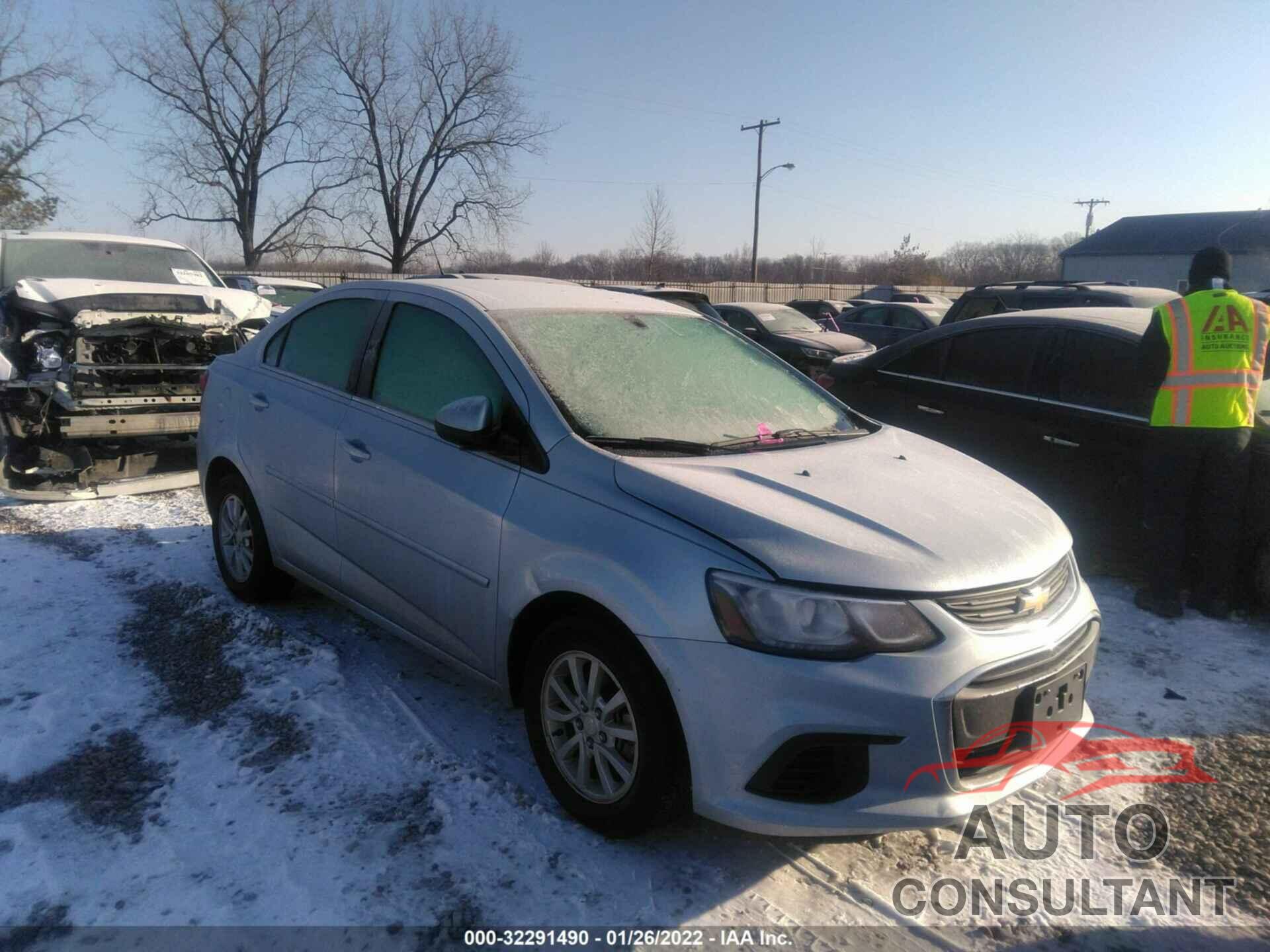 CHEVROLET SONIC 2017 - 1G1JD5SH5H4114047