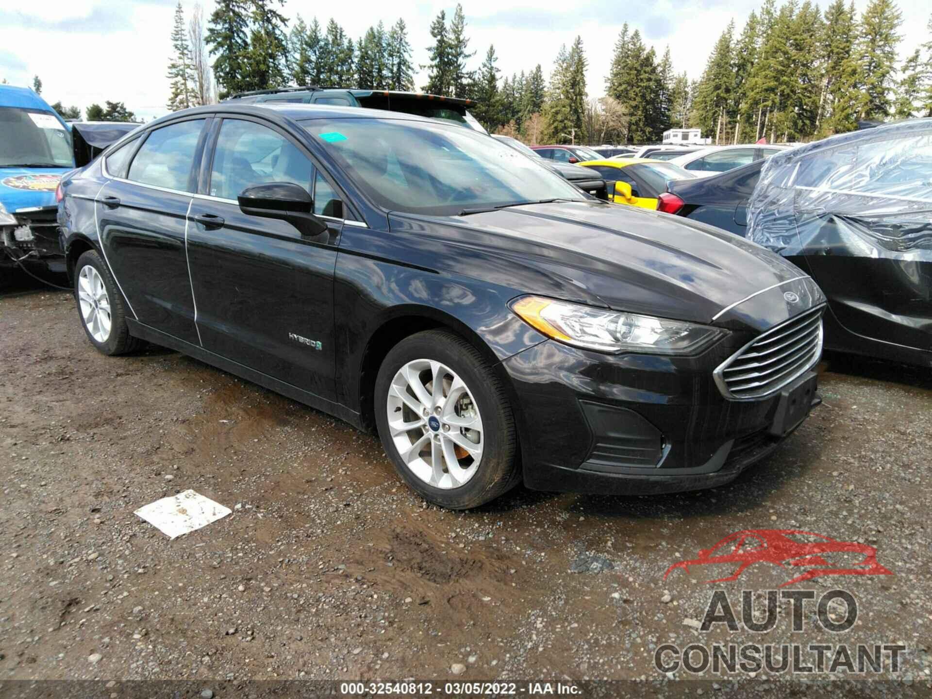 FORD FUSION HYBRID 2019 - 3FA6P0LU4KR202630