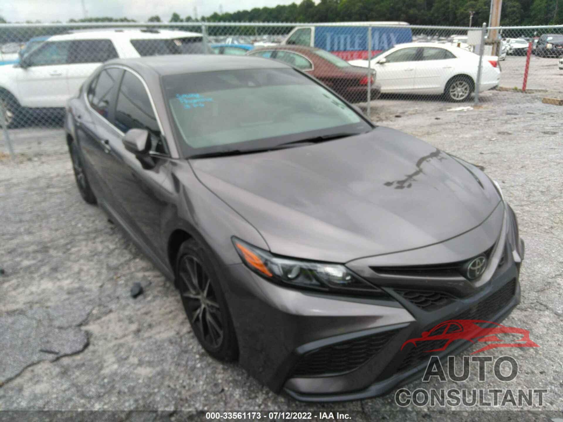 TOYOTA CAMRY 2021 - 4T1G11AK4MU479986