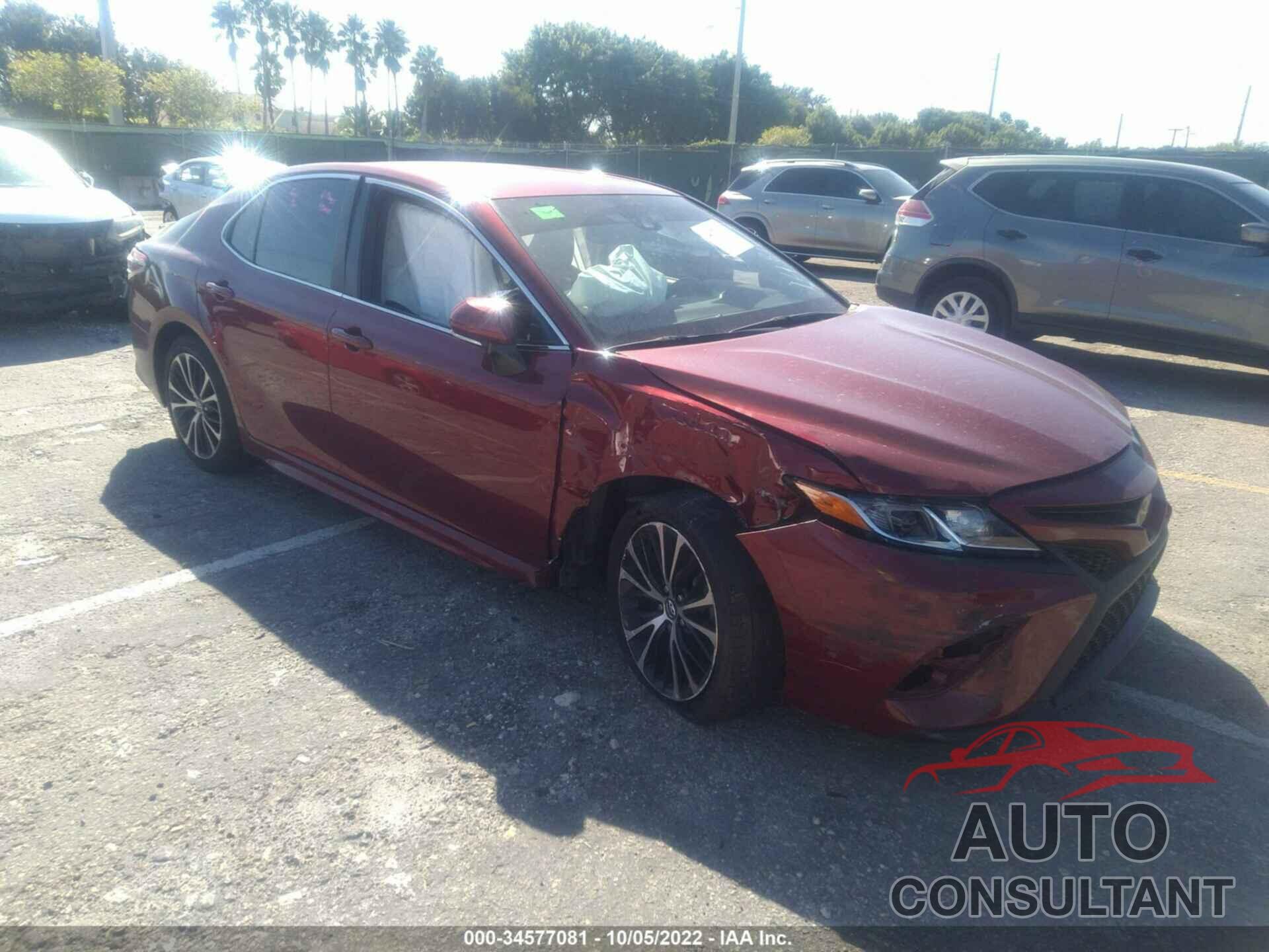 TOYOTA CAMRY 2018 - 4T1B11HK0JU514812