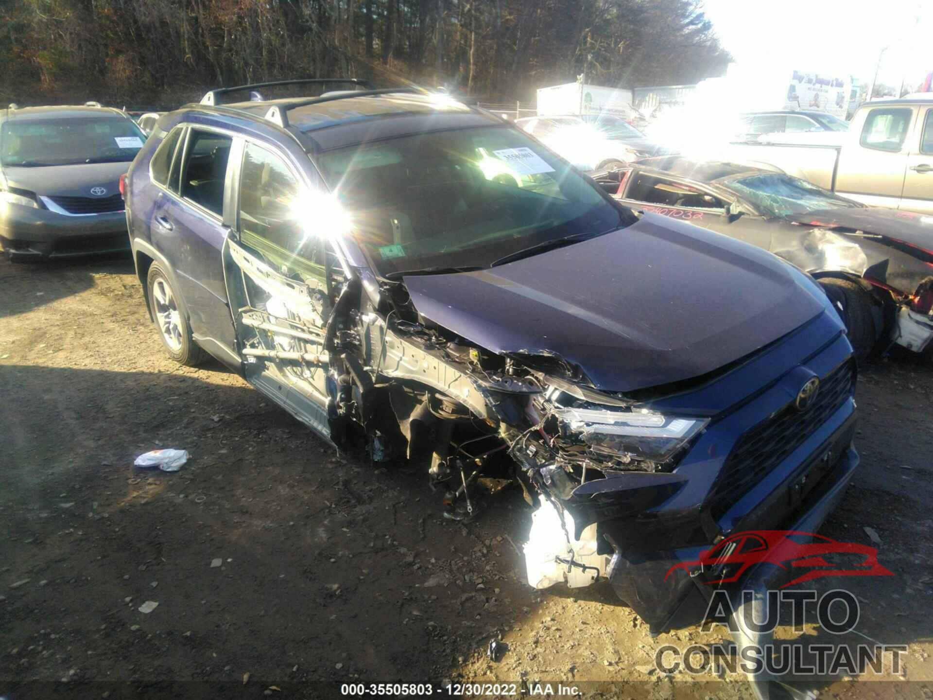TOYOTA RAV4 2022 - JTMP1RFV7ND088421