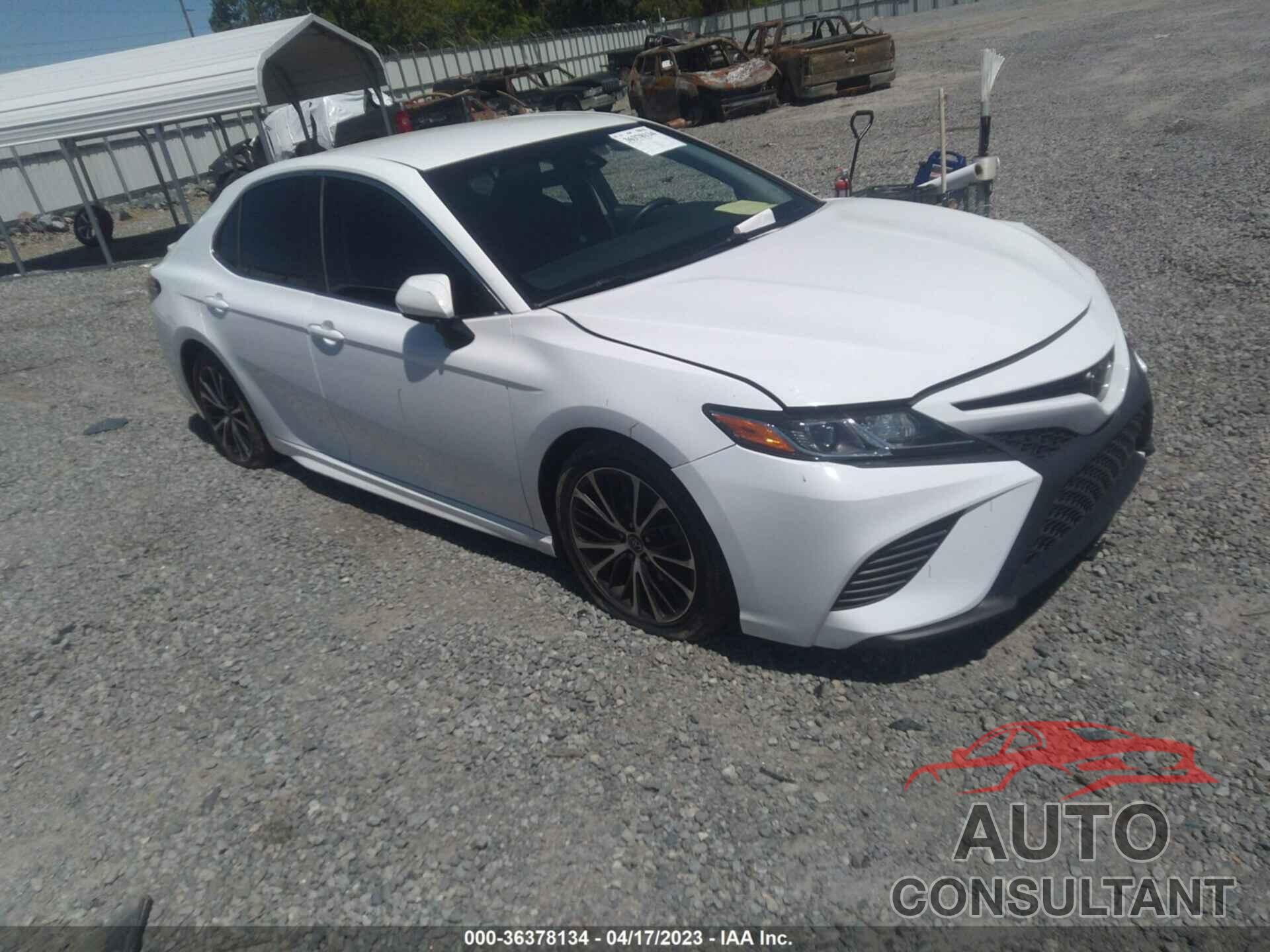 TOYOTA CAMRY 2018 - 4T1B11HK6JU571502