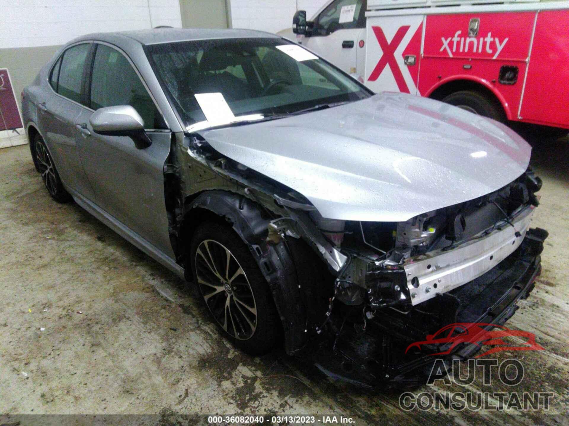 TOYOTA CAMRY 2018 - 4T1B11HK0JU655671