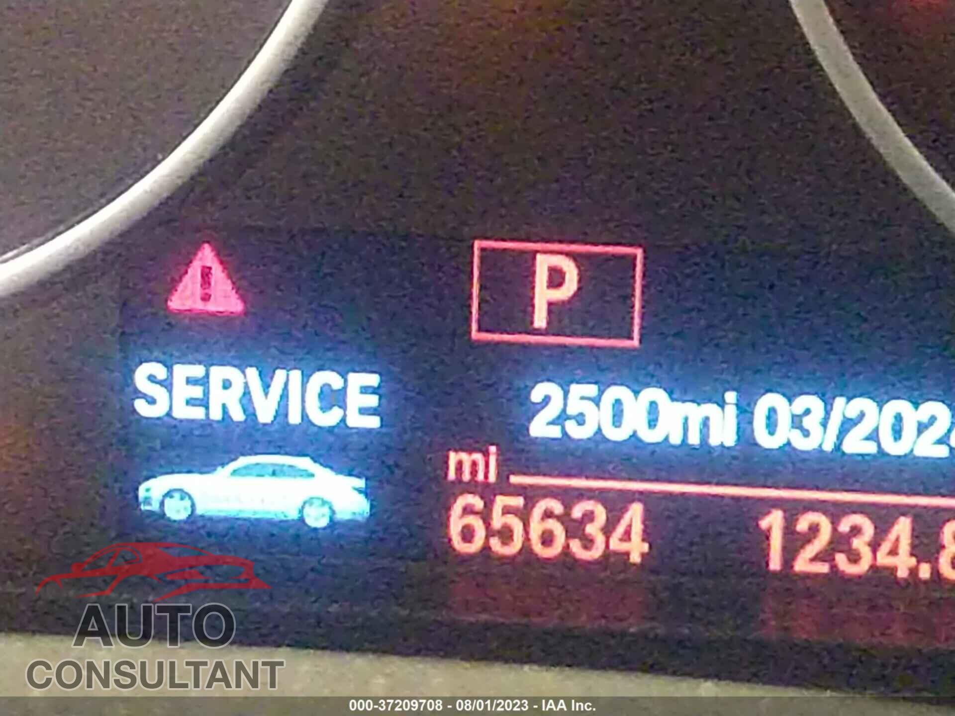 BMW 328I 2016 - WBA8E3G55GNU03375