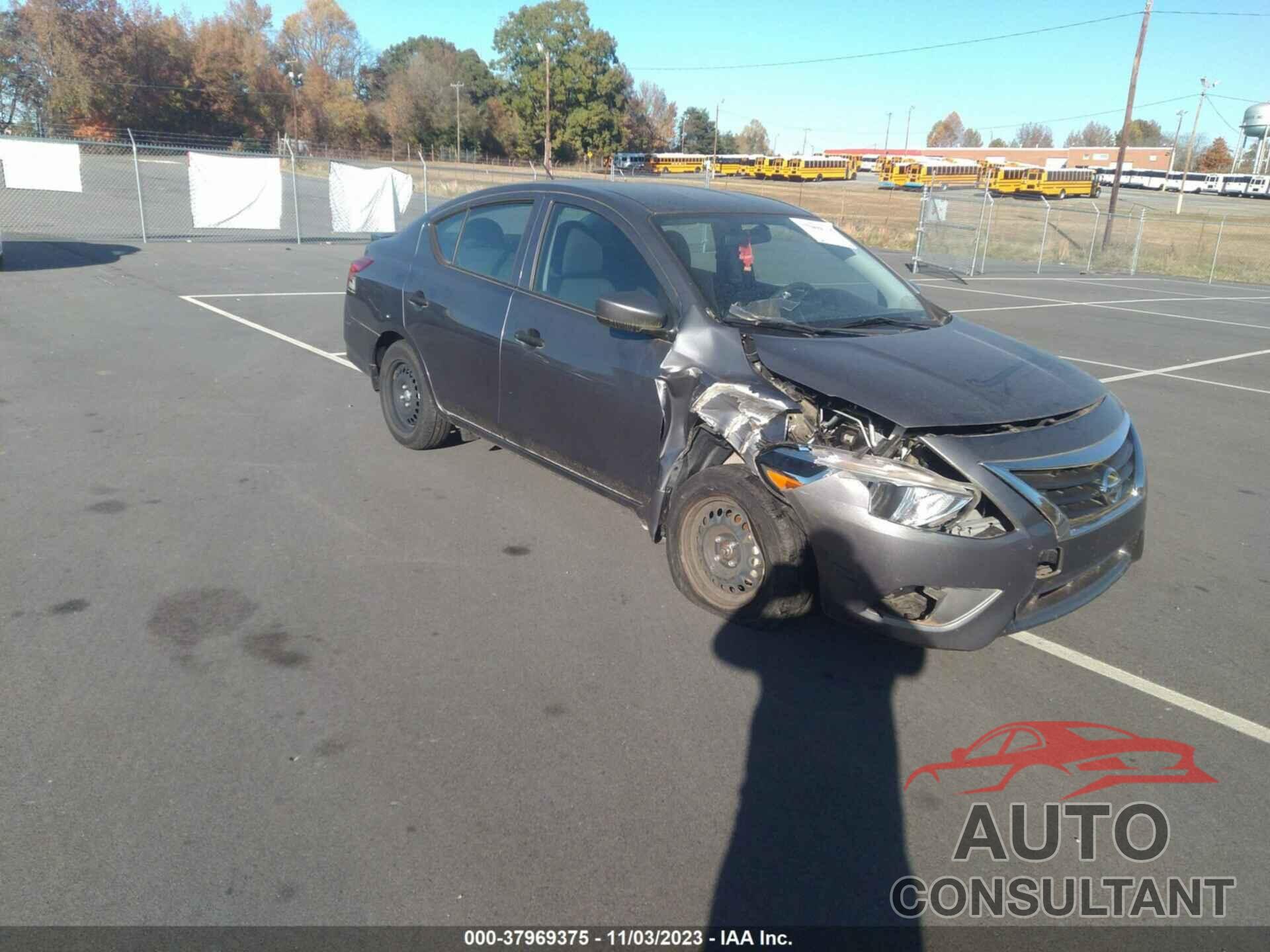 NISSAN VERSA 2018 - 3N1CN7AP8JL843339