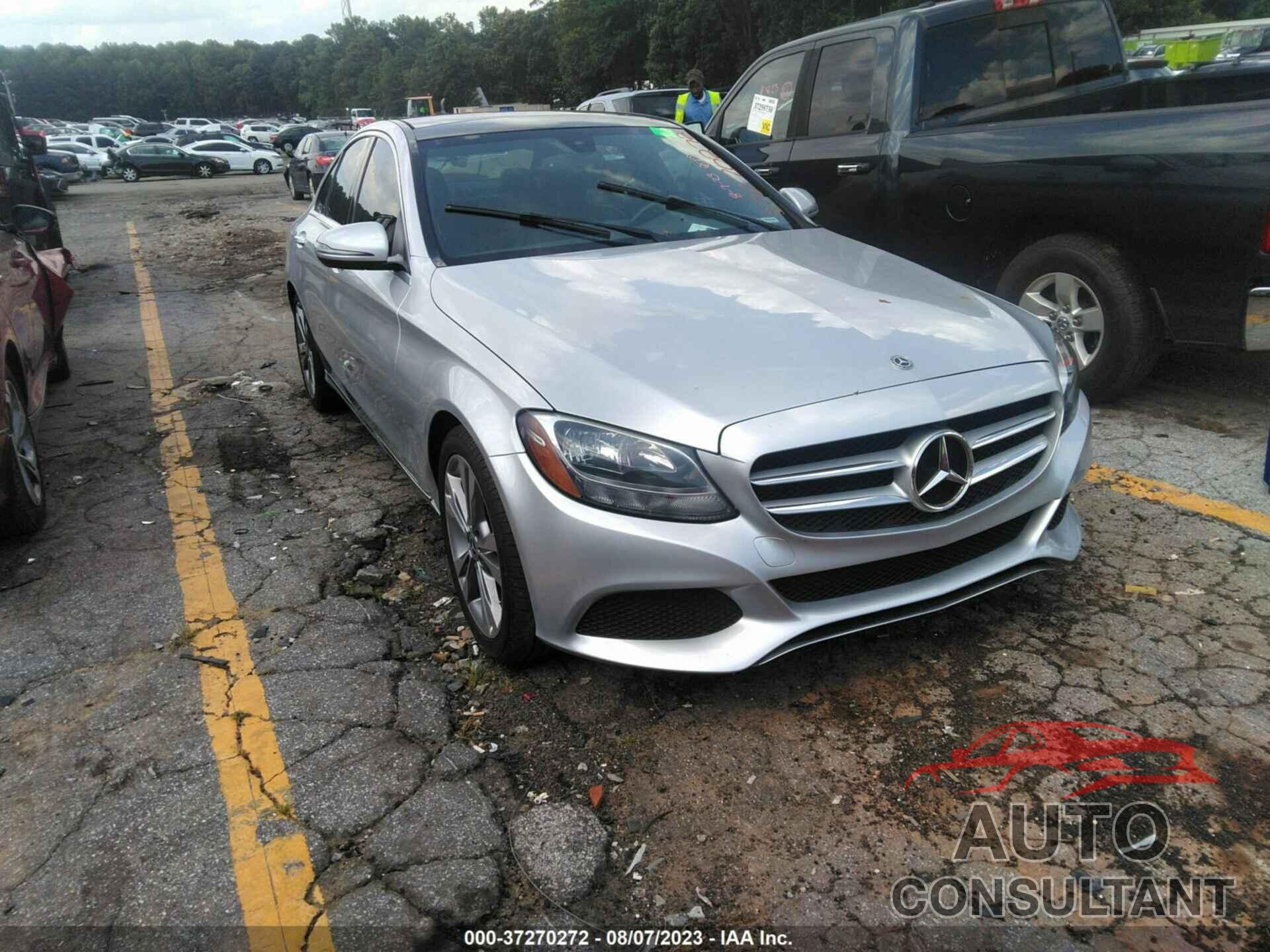 MERCEDES-BENZ C 300 2018 - 55SWF4JB7JU243838