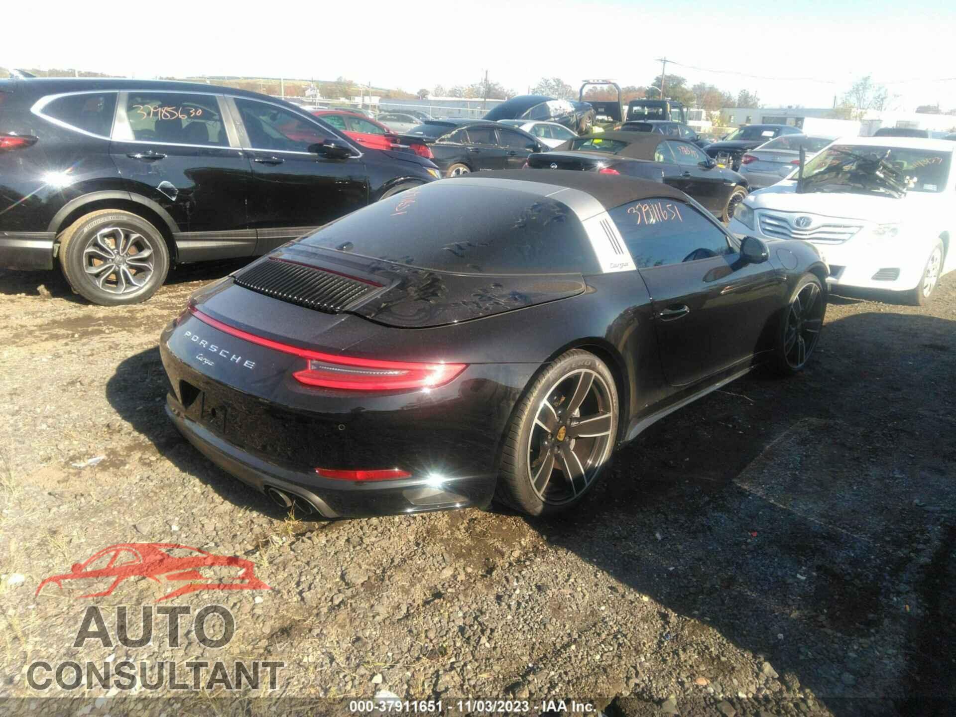 PORSCHE 911 2017 - WP0BA2A95HS132220