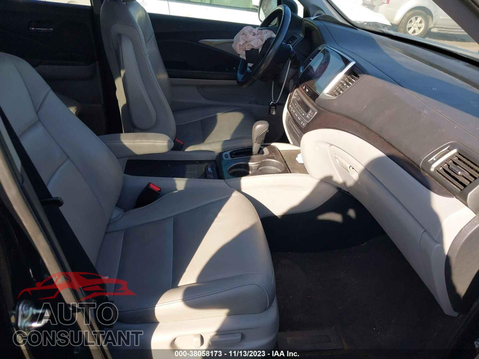 HONDA PILOT 2017 - 5FNYF5H53HB017788