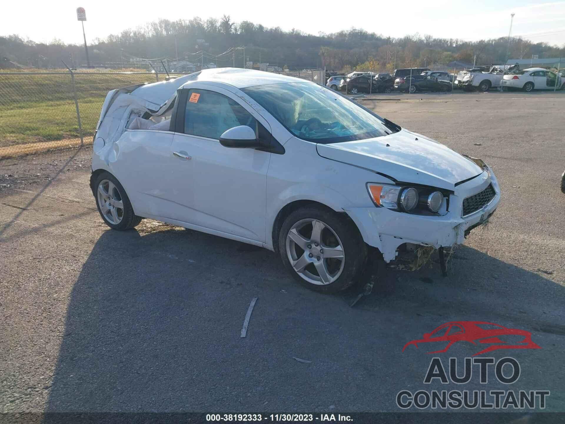 CHEVROLET SONIC 2016 - 1G1JE6SB8G4149372